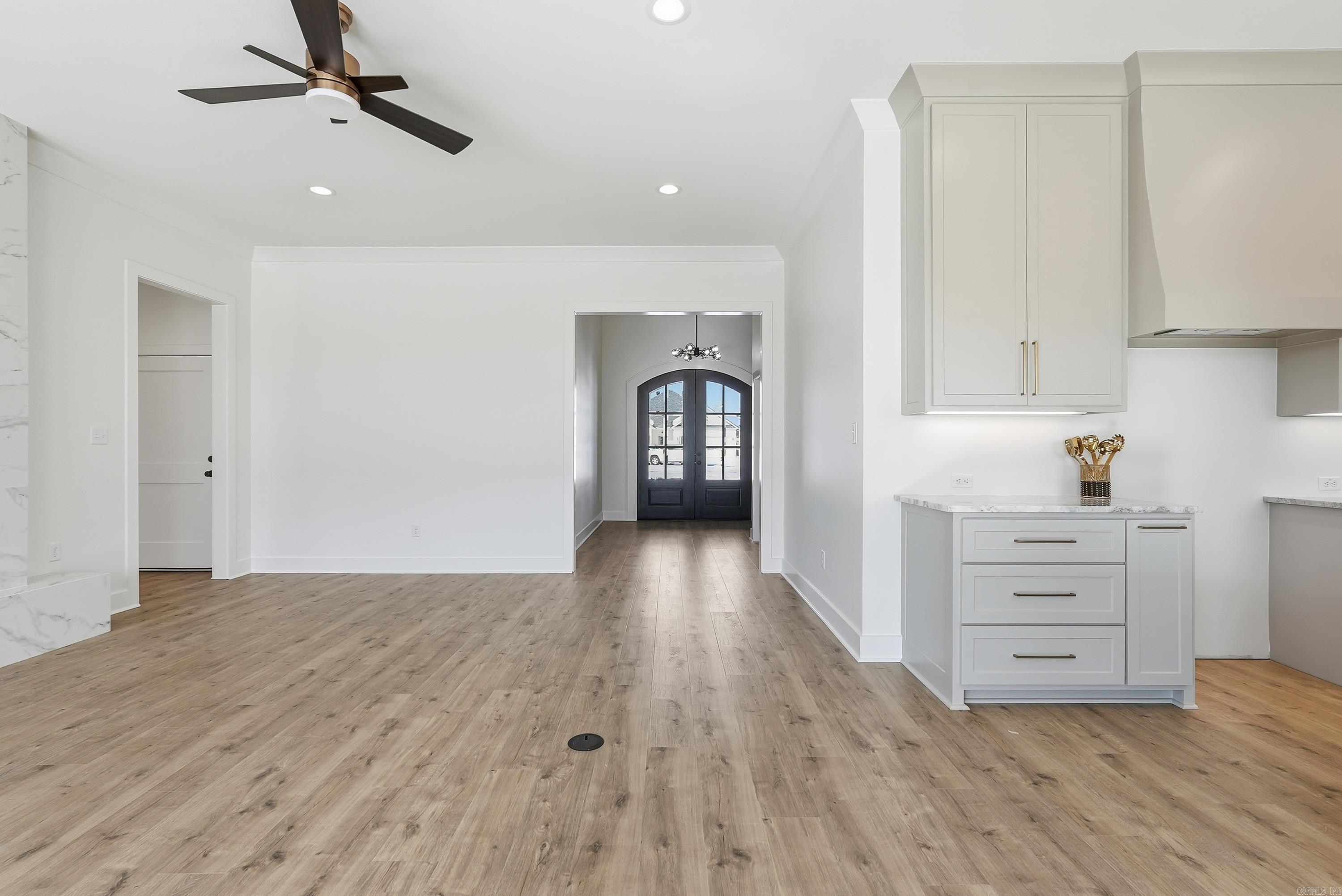 EAST MEADOW - Residential