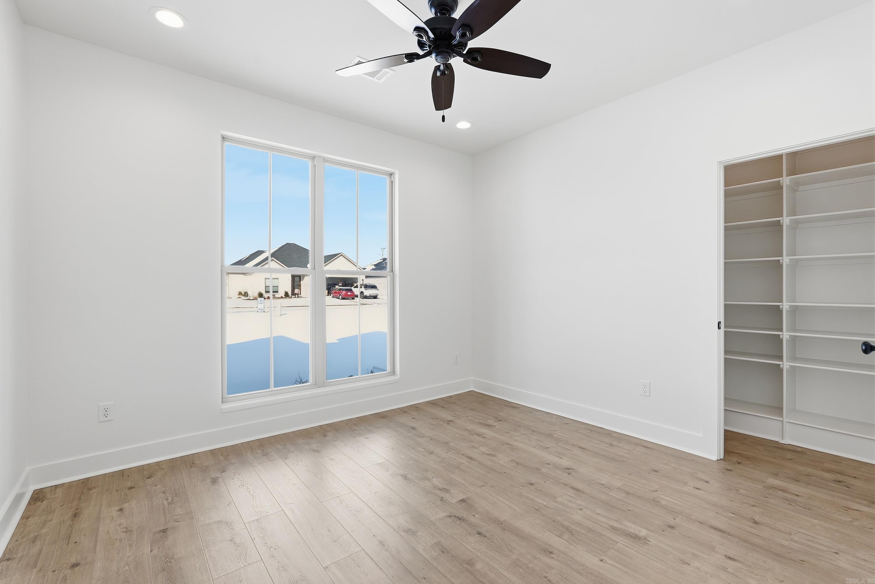 EAST MEADOW - Residential