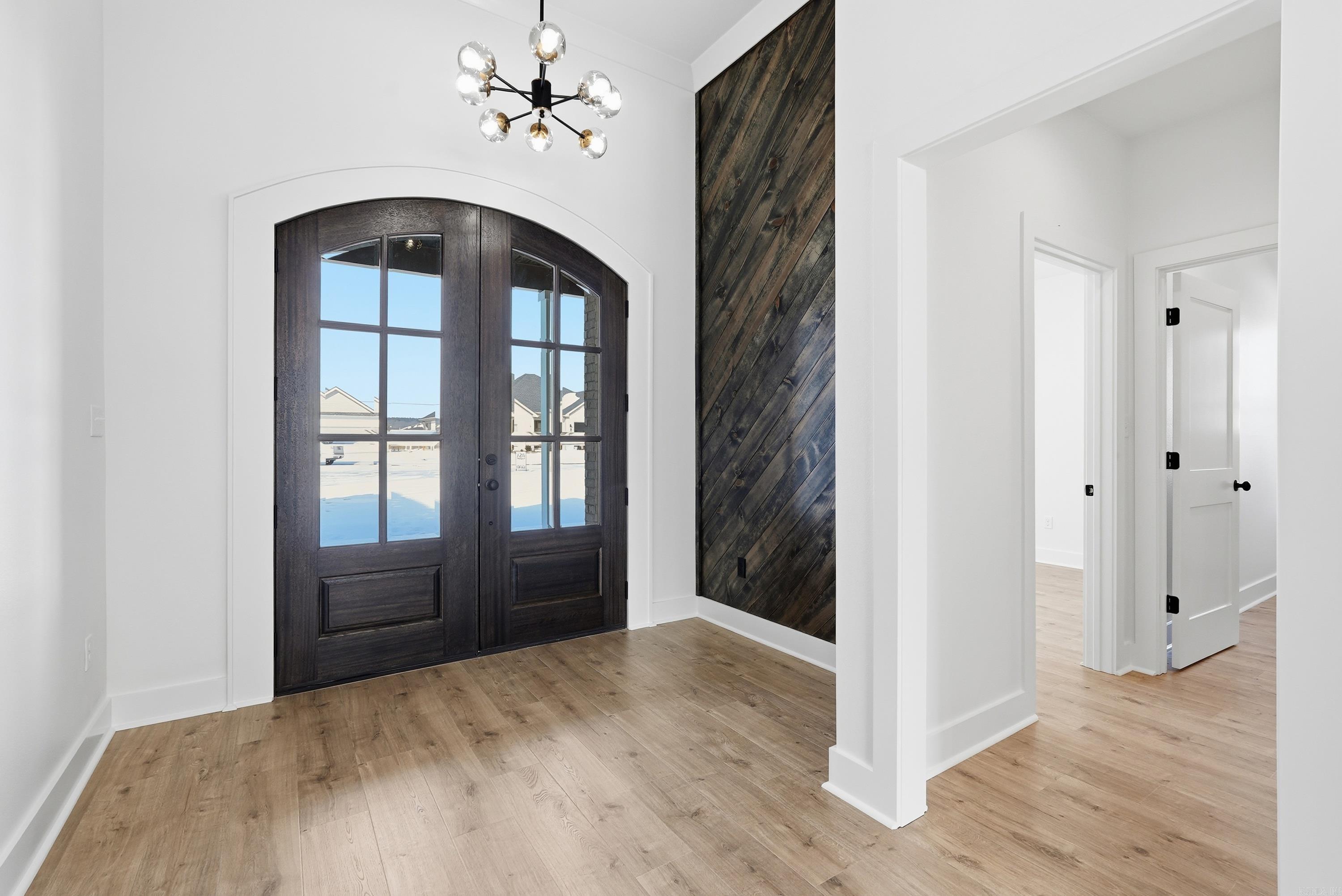 EAST MEADOW - Residential