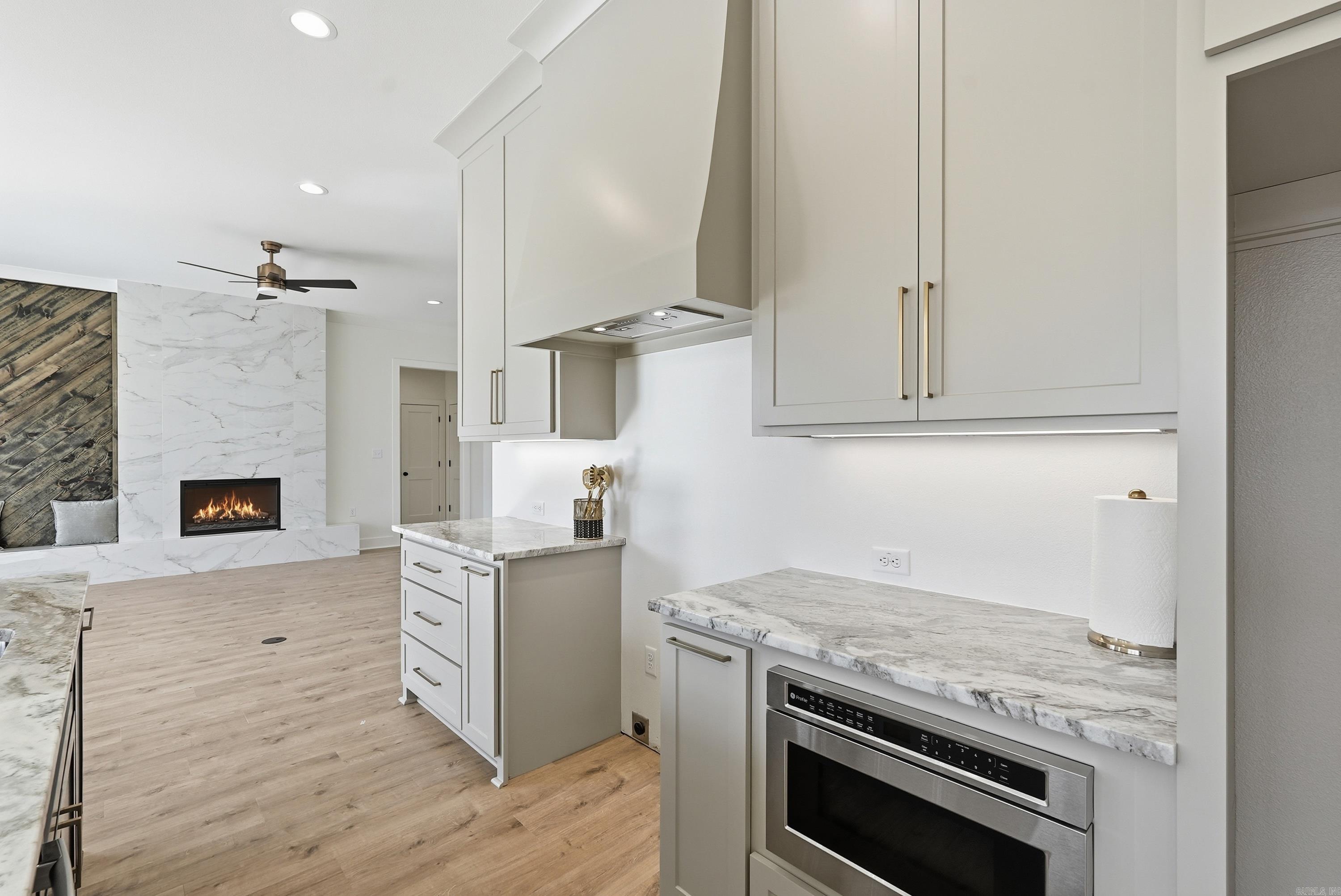 EAST MEADOW - Residential