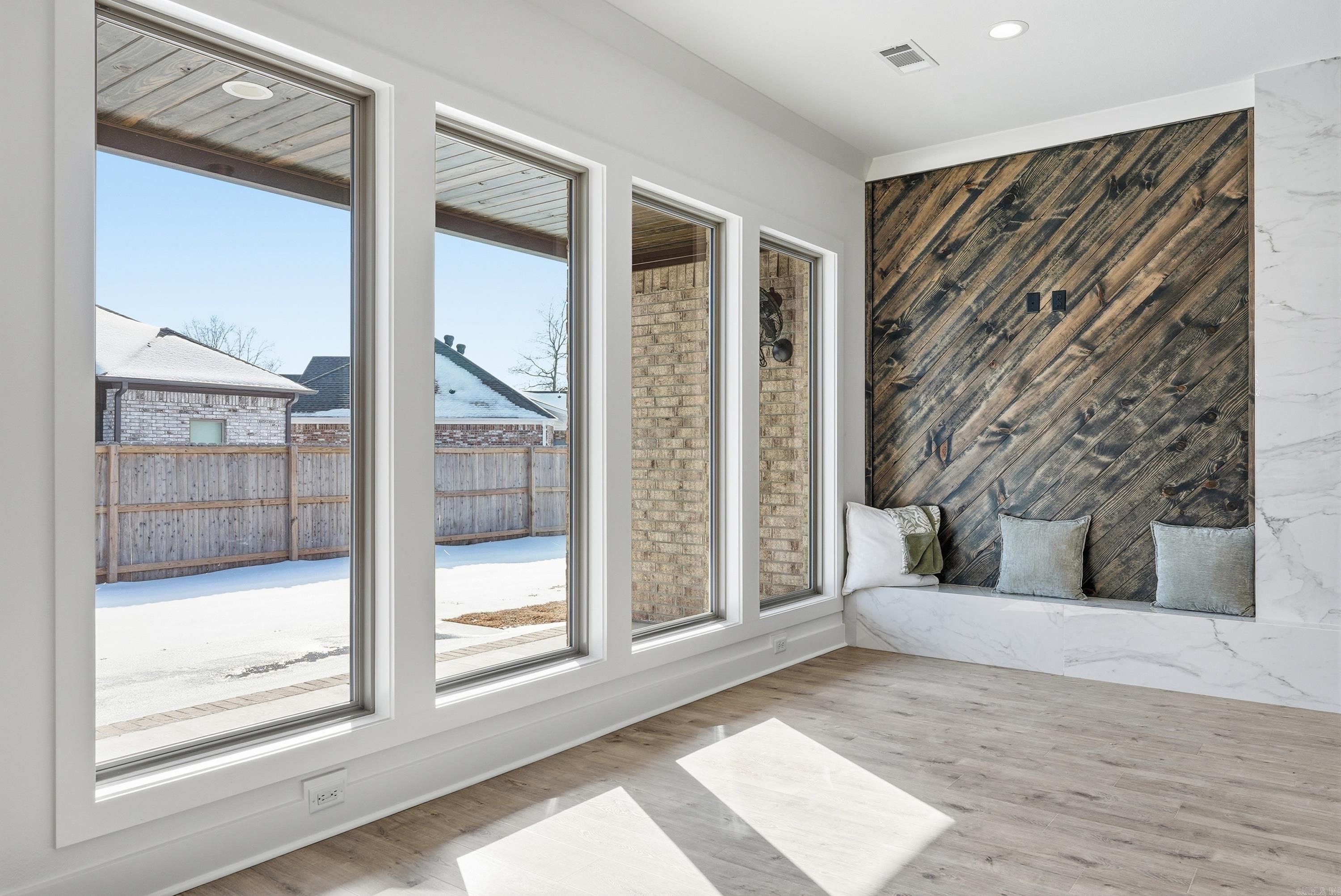 EAST MEADOW - Residential