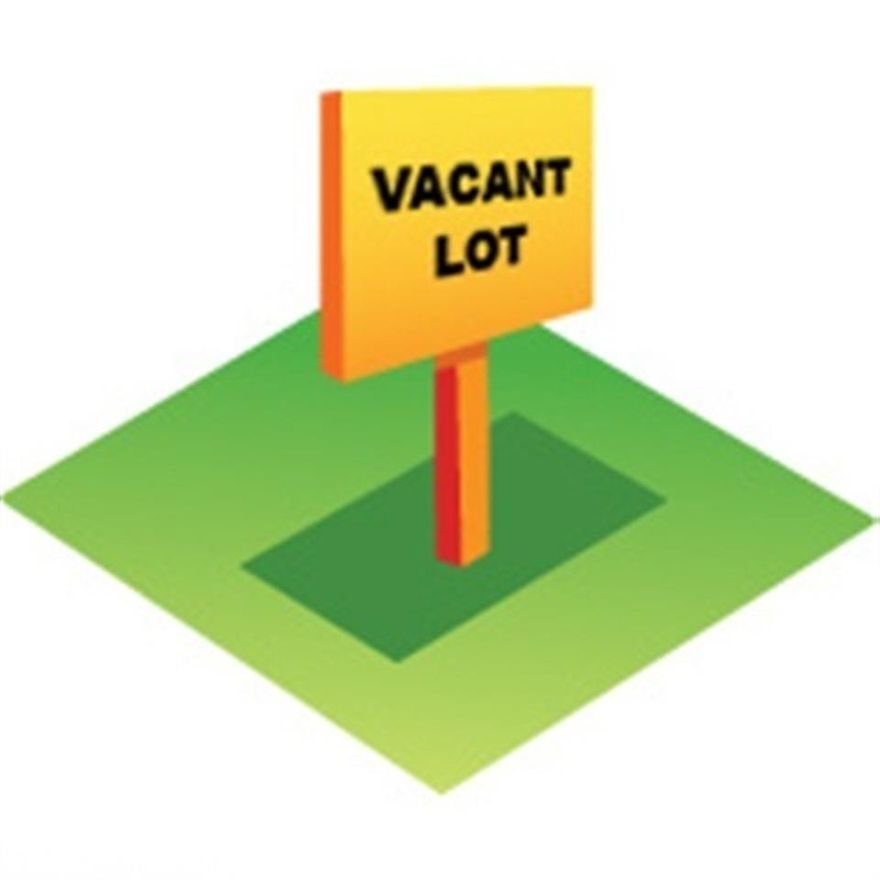 Wonderful building lot ..., according to the developer this is the last lot in the subdivision for sale. Perfect for building your dream home!  Located in beautiful Fairway Oaks at the end of the cul-de-sac on David Cove, with all city utilities and across Hwy 358 from the Paragould Country Club Golf Course. Check out the subdivision and this lot as soon as possible. This lot won't last long.