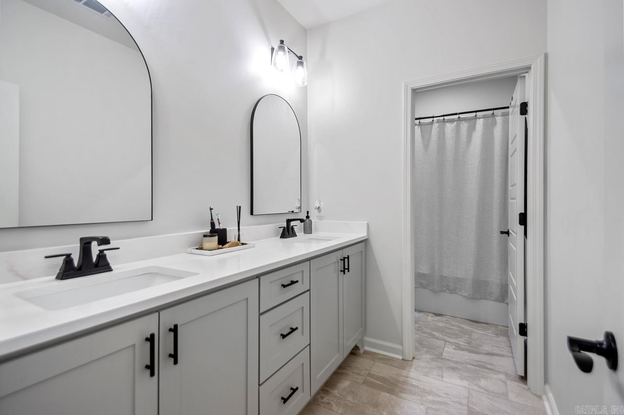 TIMBER POINT - Residential
