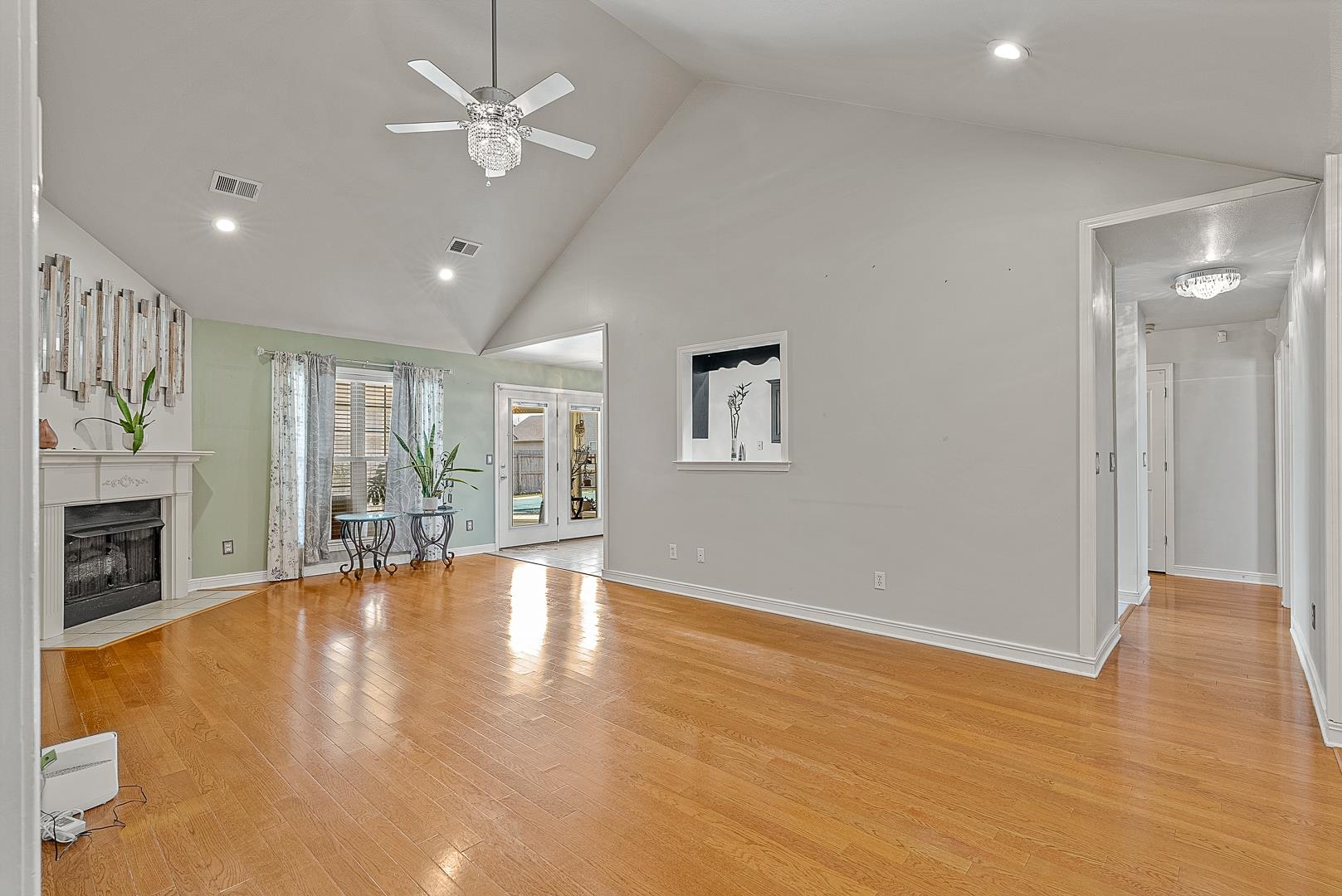 WOODLAND HEIGHTS - Residential