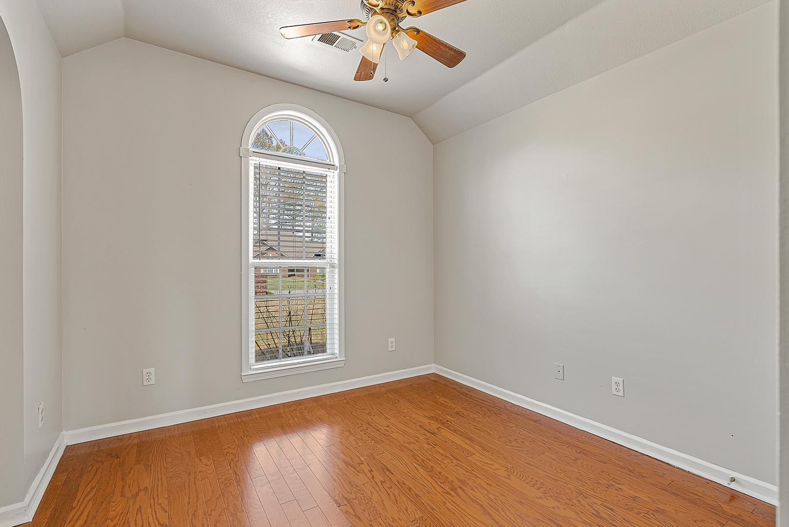 WOODLAND HEIGHTS - Residential