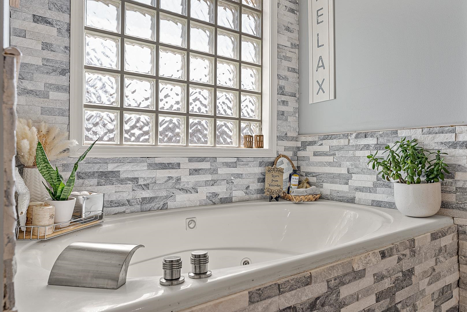 WOODLAND HEIGHTS - Residential