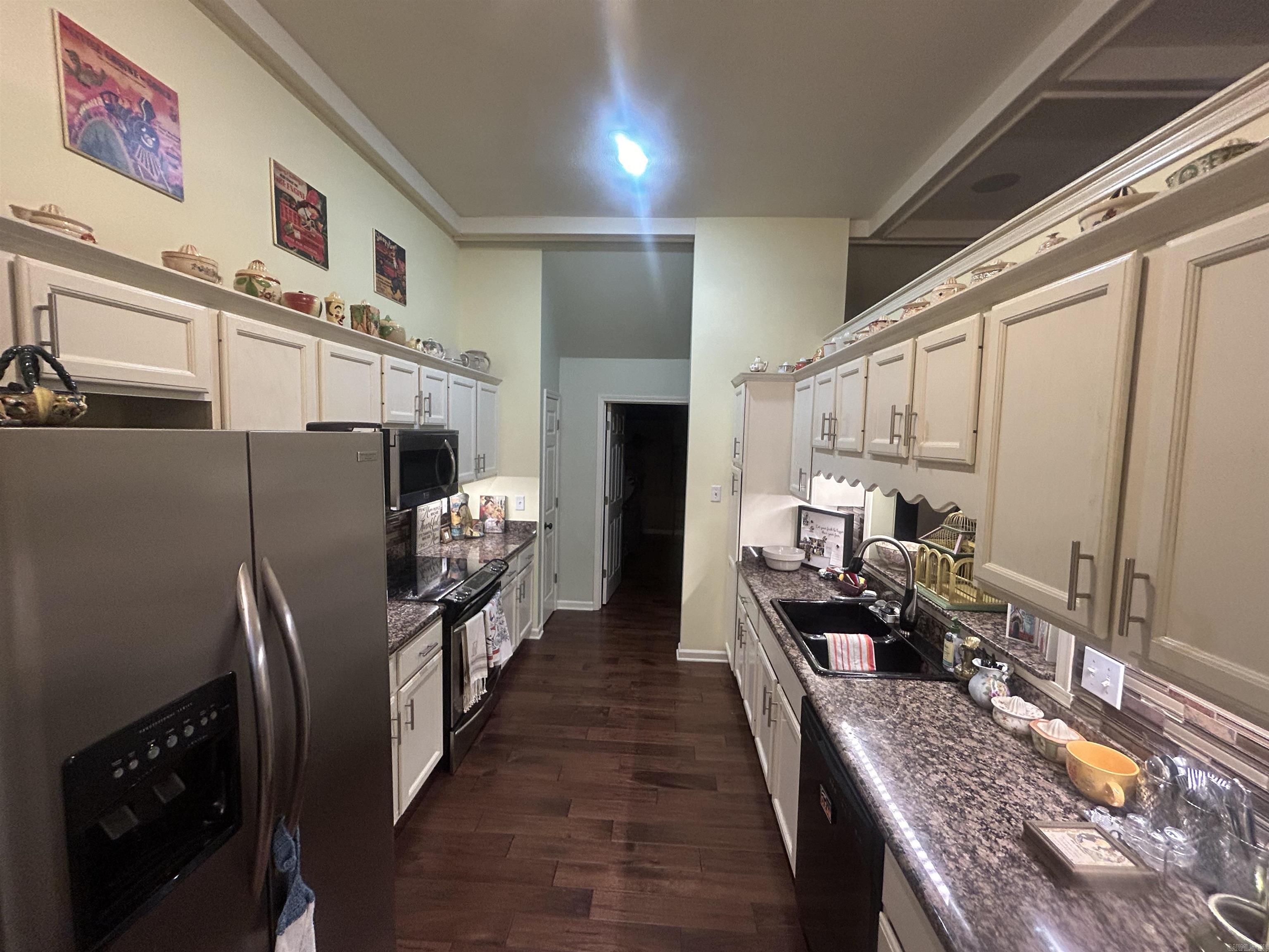 COUNTRY SQUIRE ADD - Residential