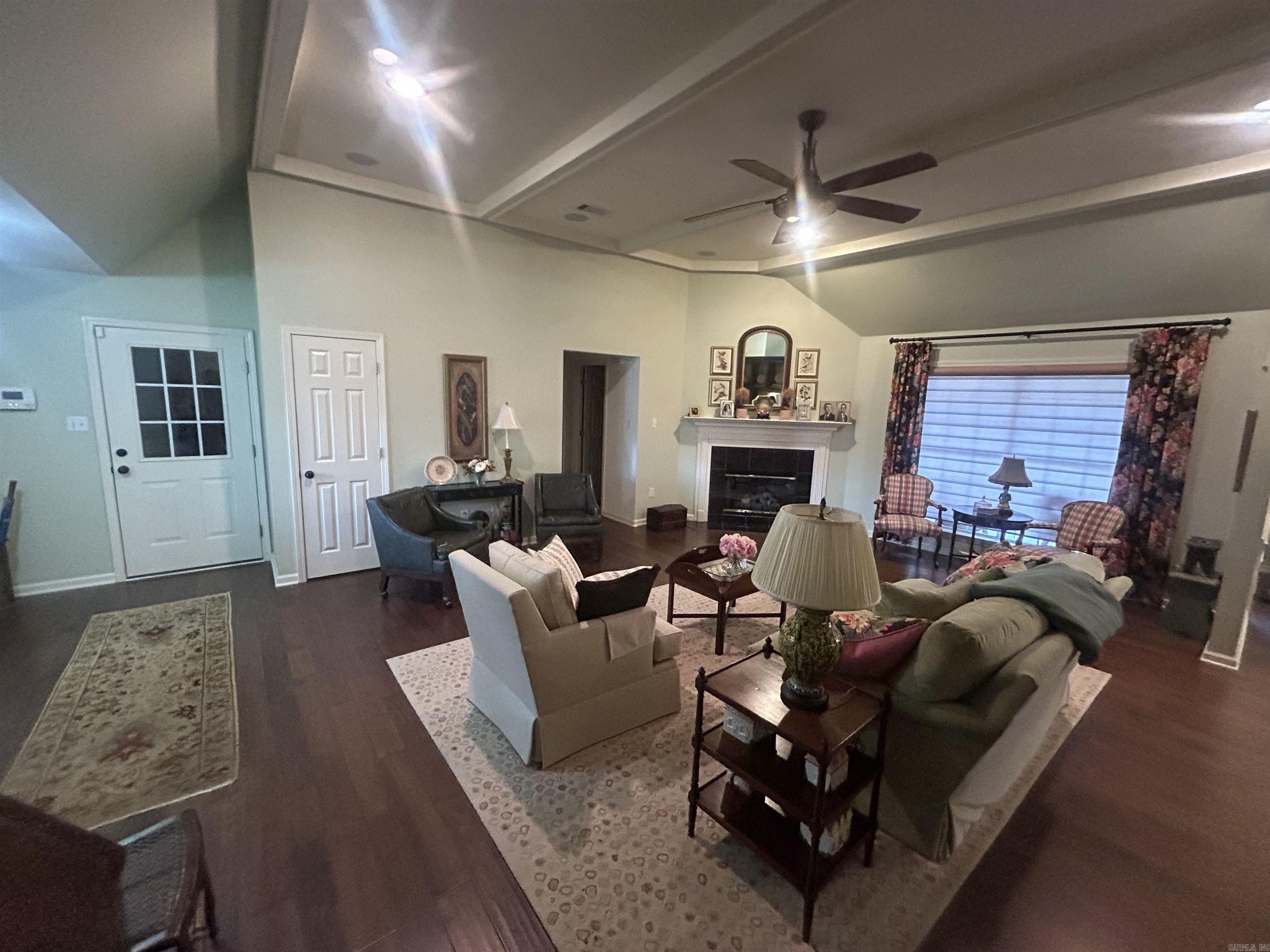 COUNTRY SQUIRE ADD - Residential