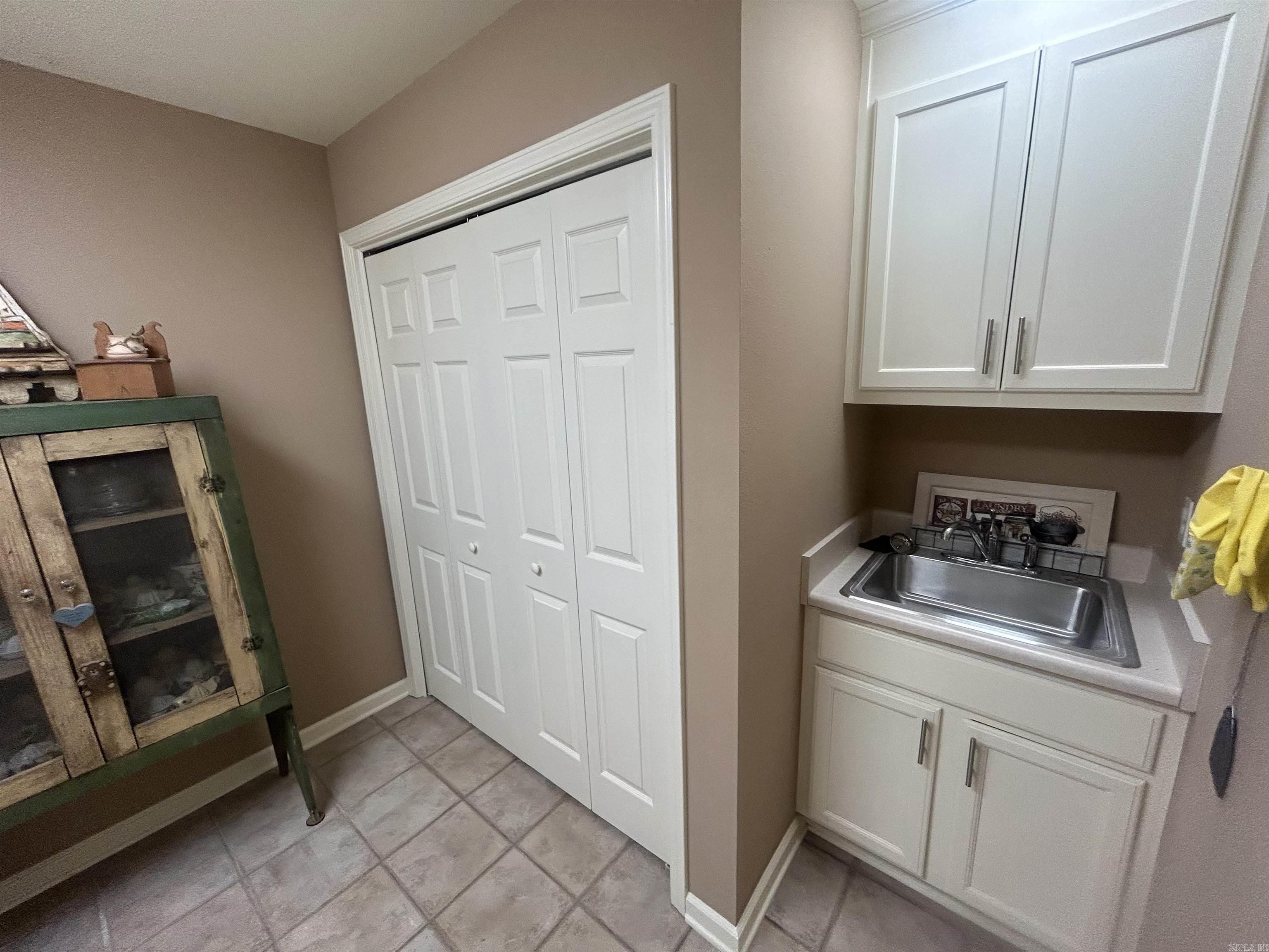 COUNTRY SQUIRE ADD - Residential