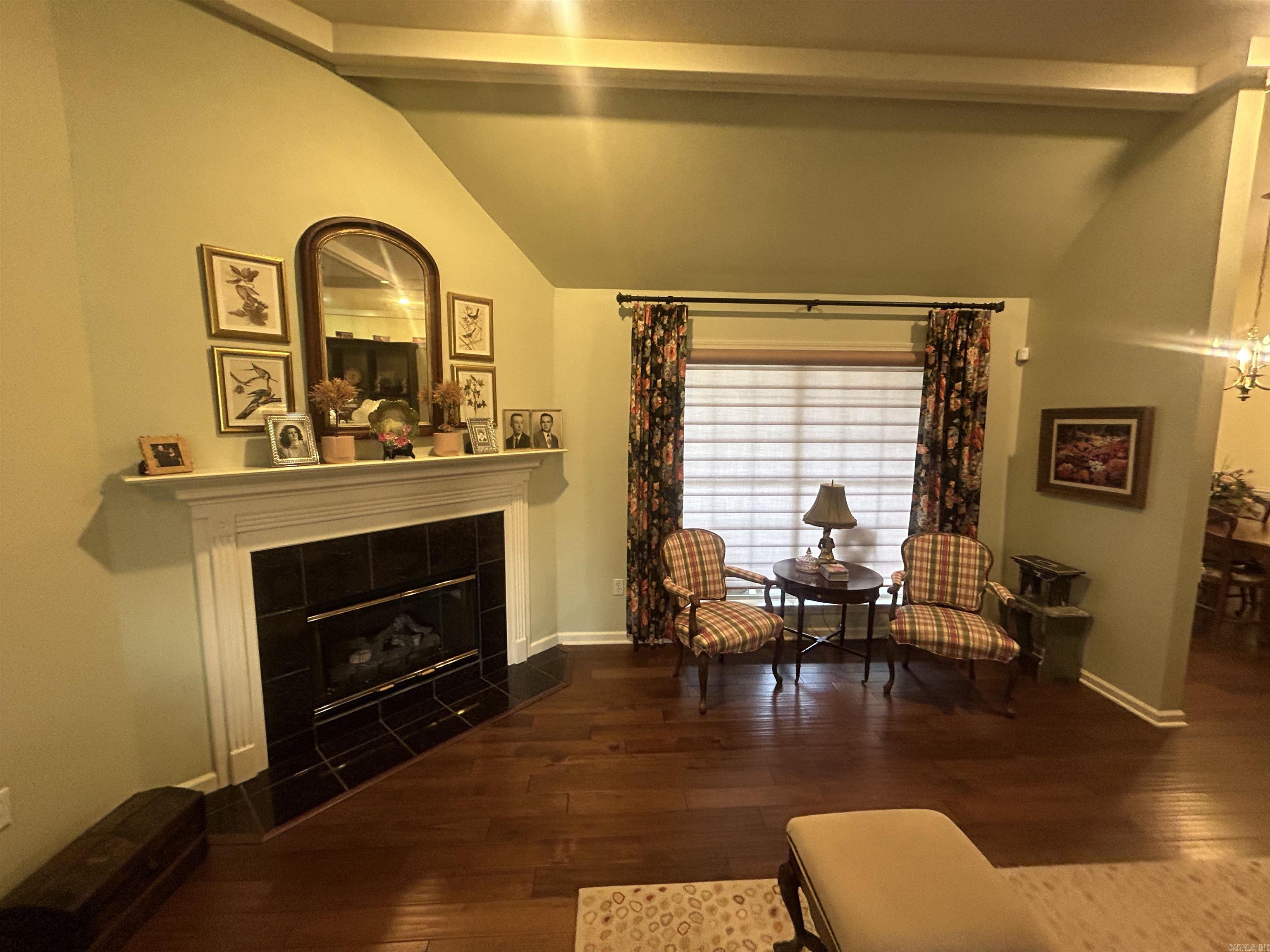 COUNTRY SQUIRE ADD - Residential