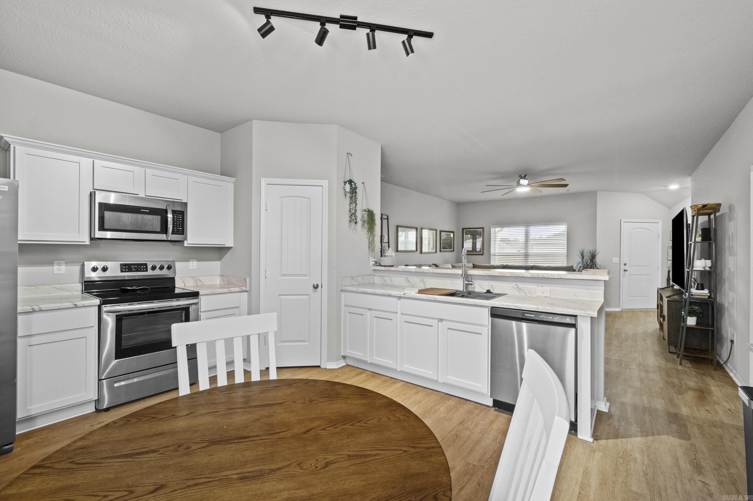 SOUTHFORK S/D - Residential