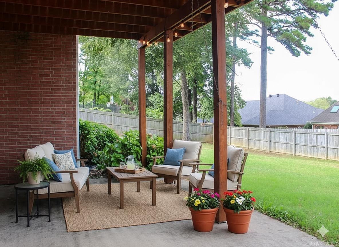 RIVER OAKS - Residential