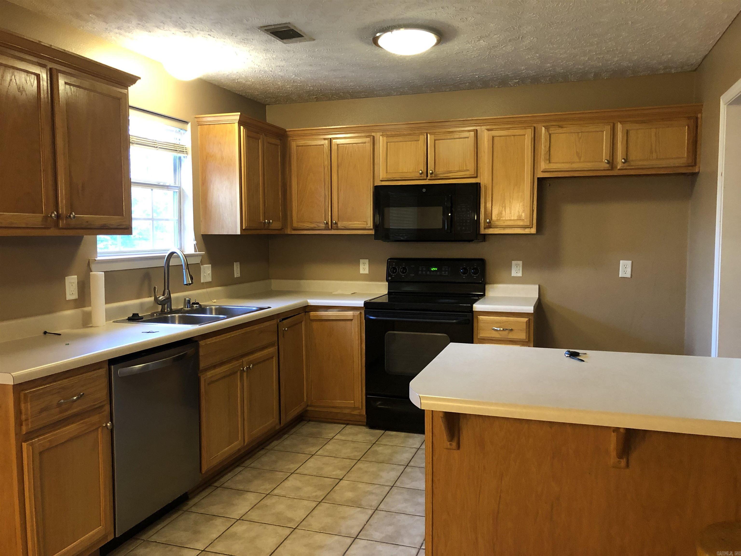 Justins Place - Residential Lease