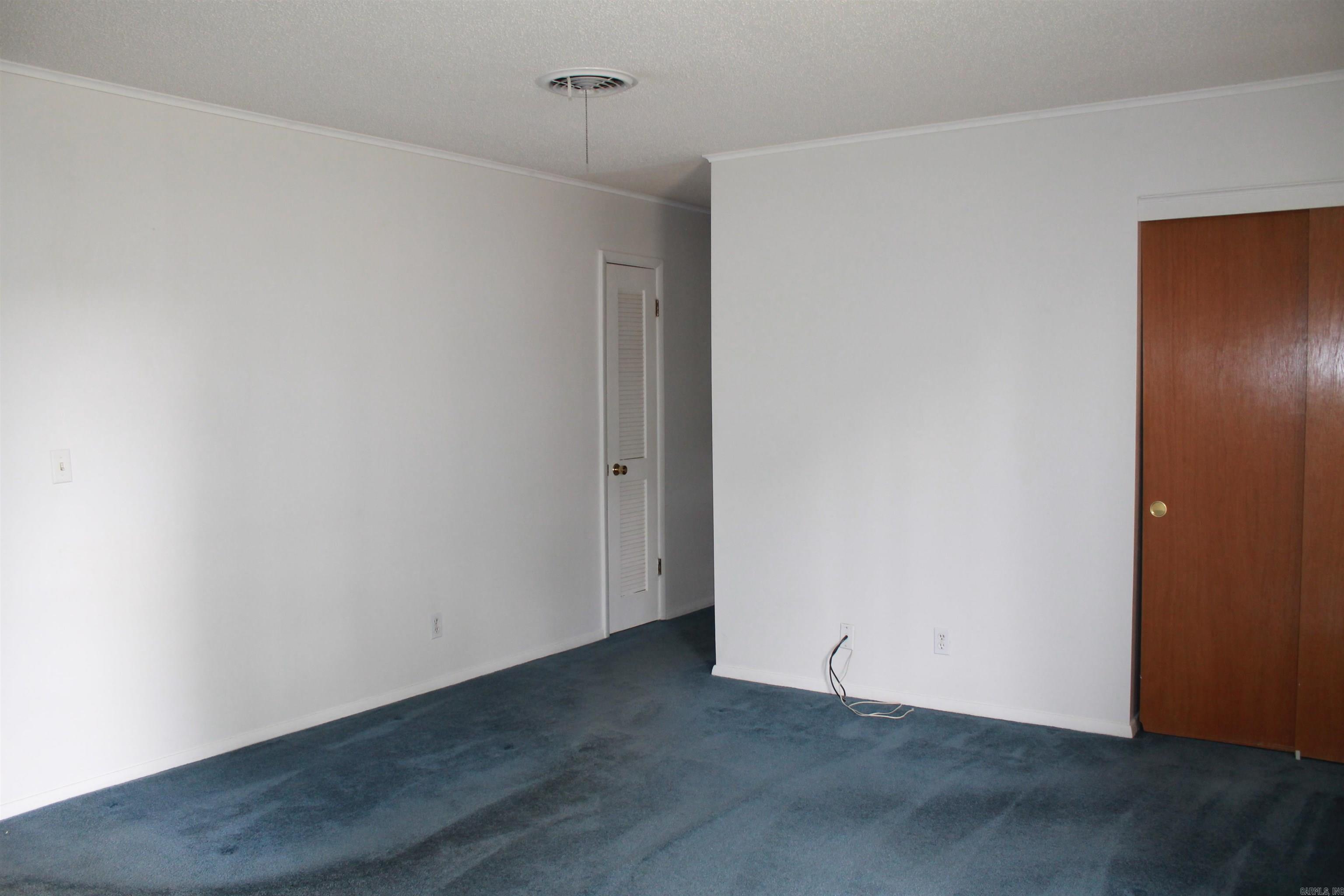 COUNTRY CLUB TERRACE - Residential