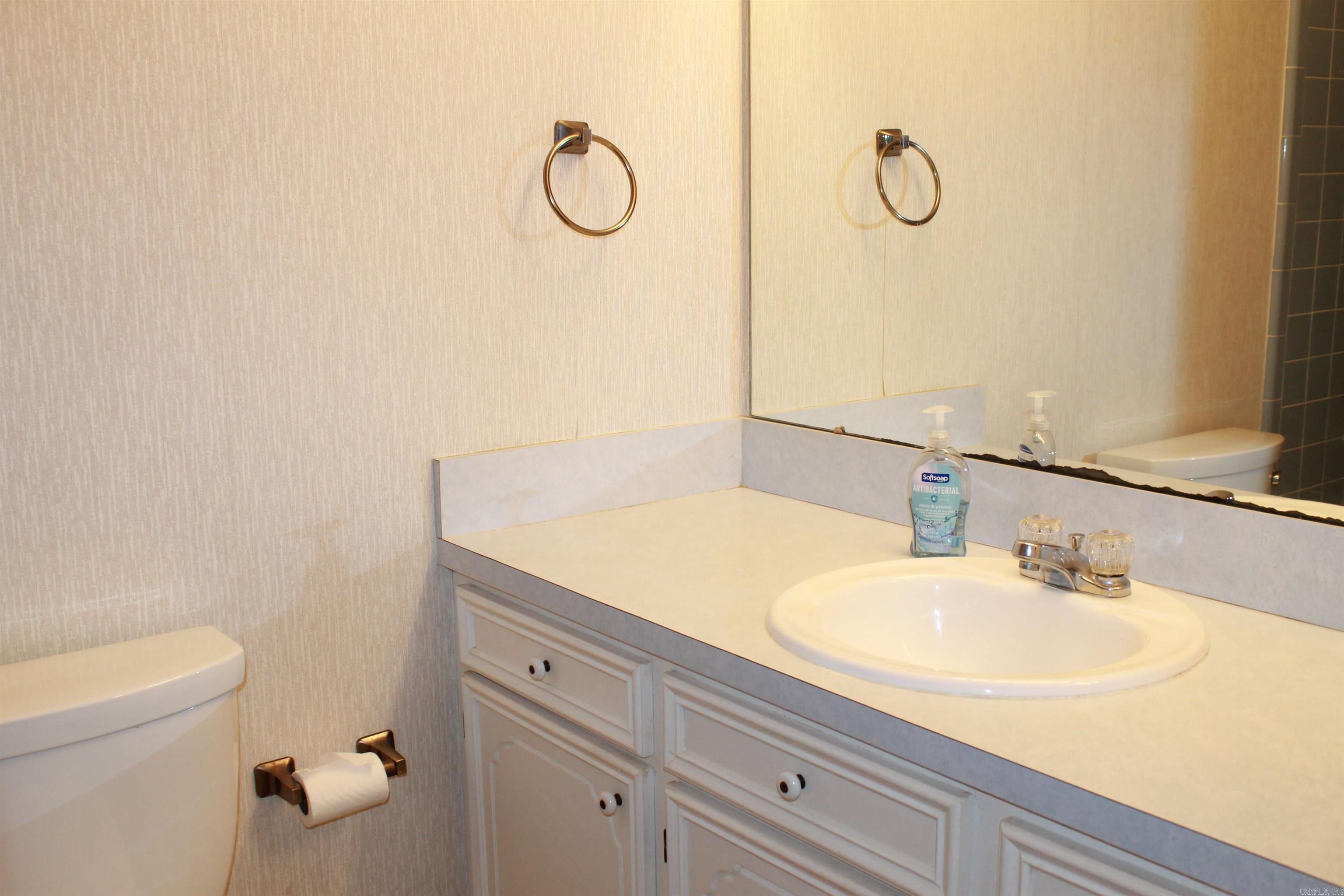 COUNTRY CLUB TERRACE - Residential