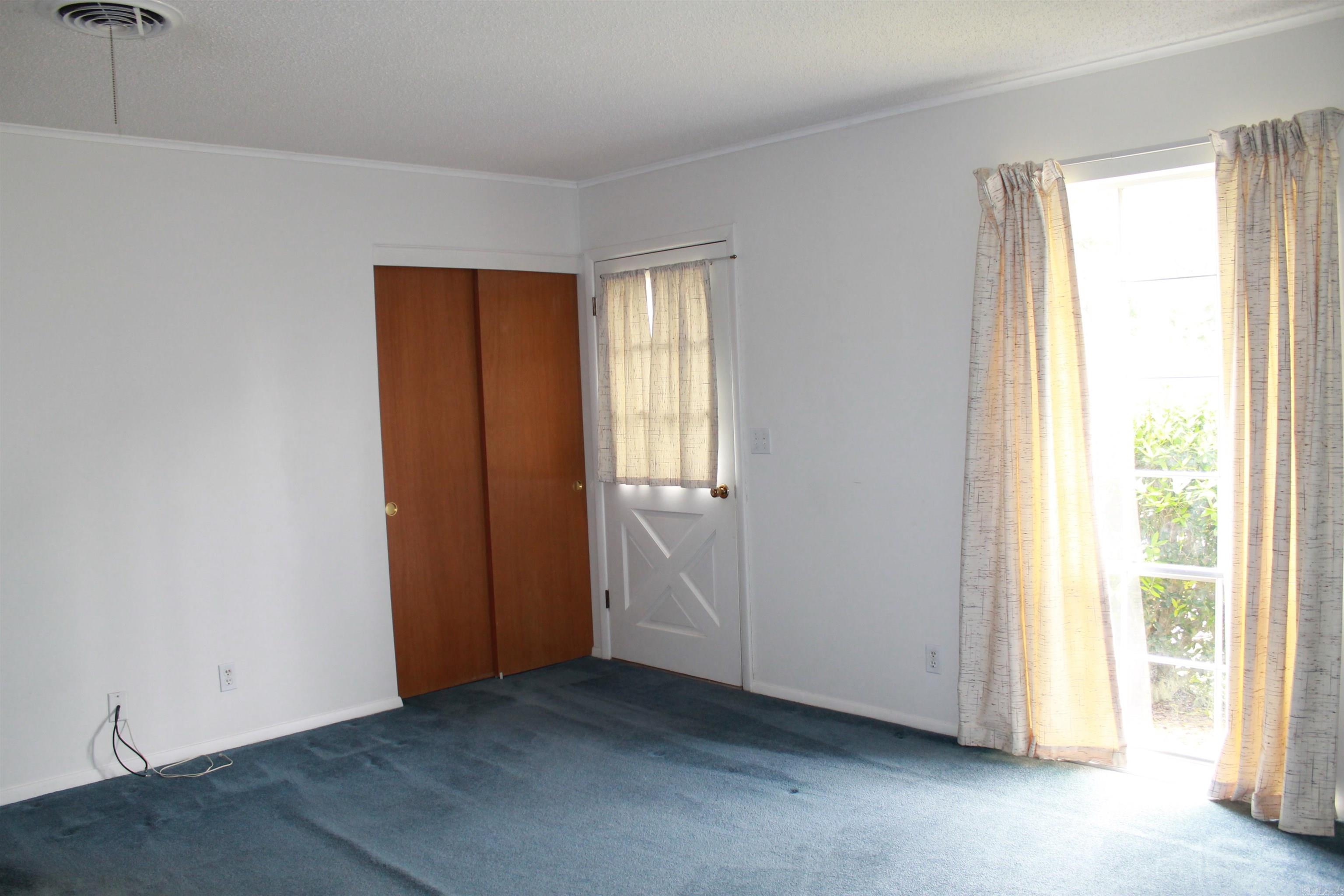 COUNTRY CLUB TERRACE - Residential