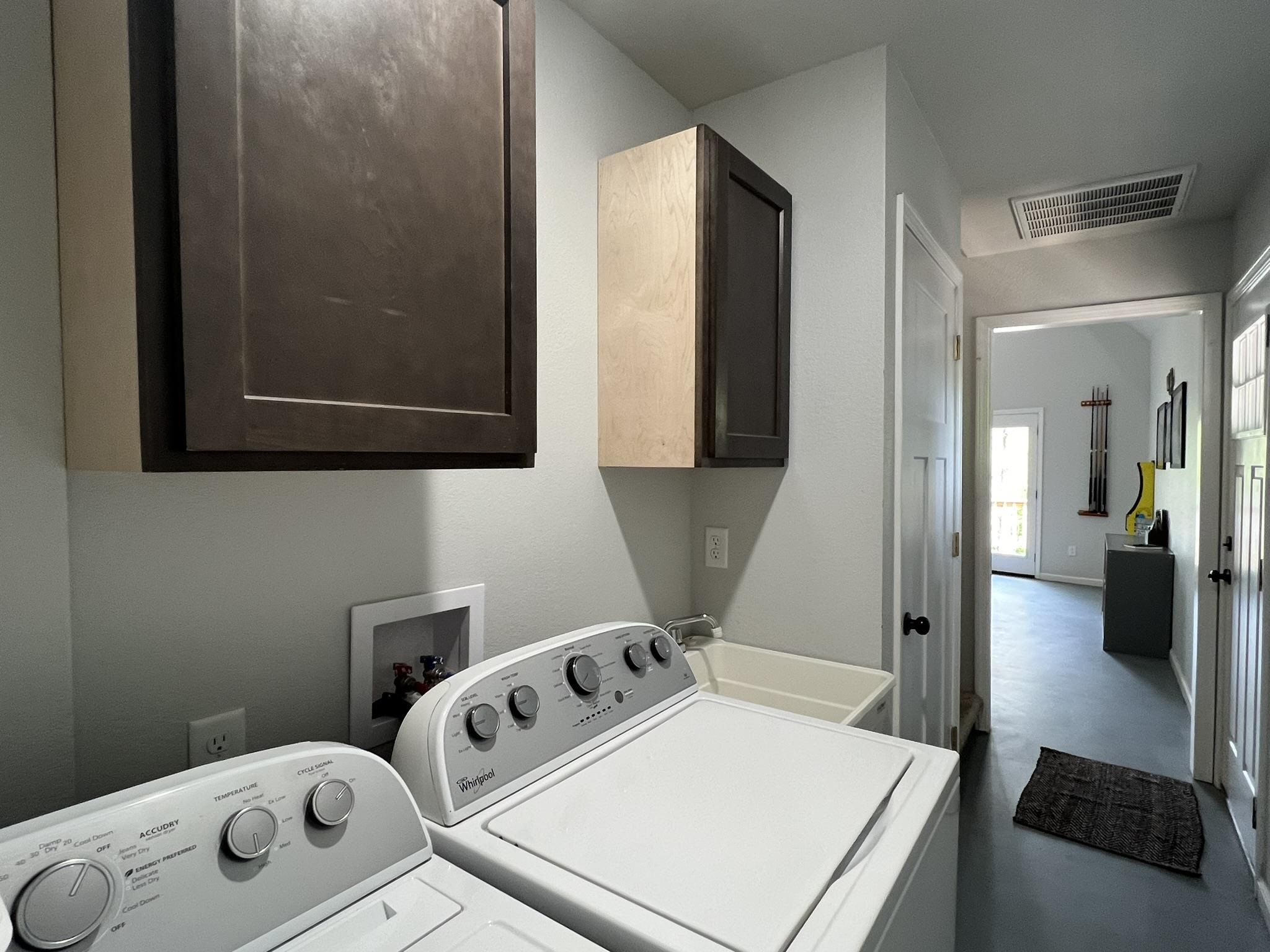 WOODLAND HILLS - Residential