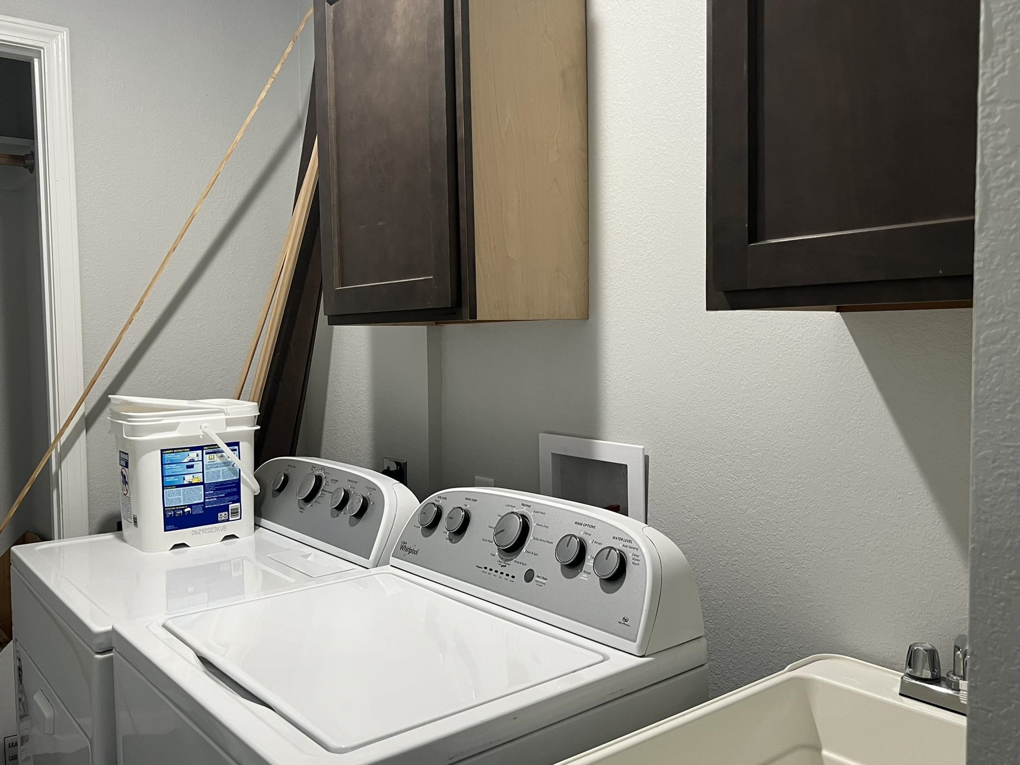 WOODLAND HILLS - Residential