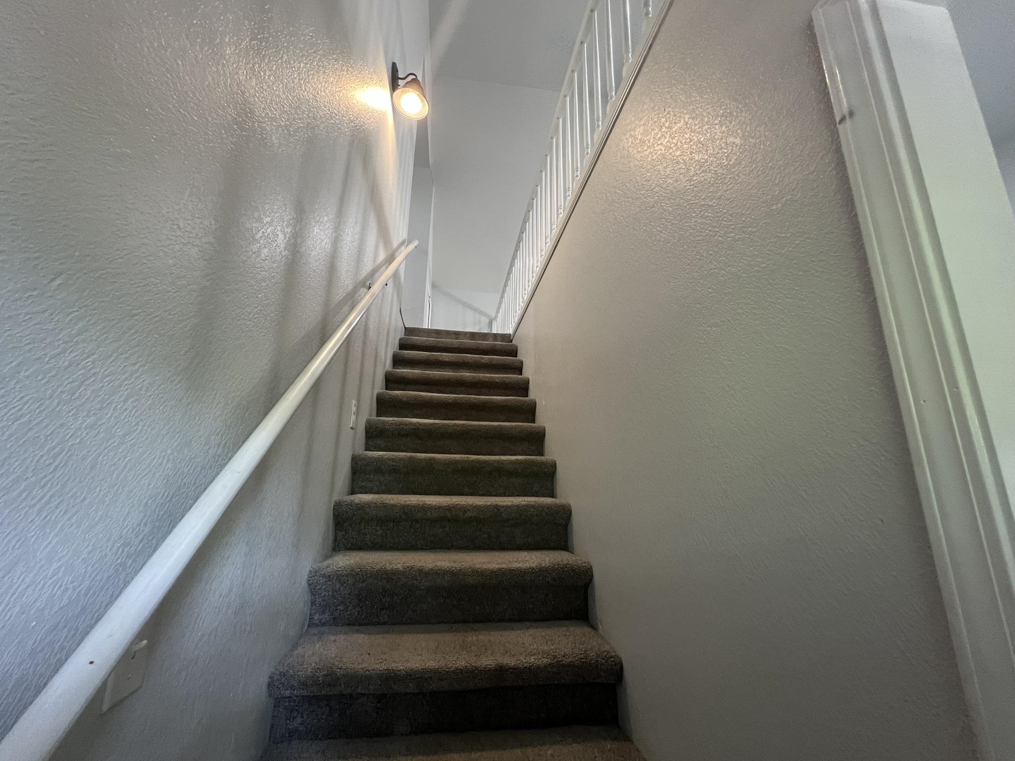 WOODLAND HILLS - Residential