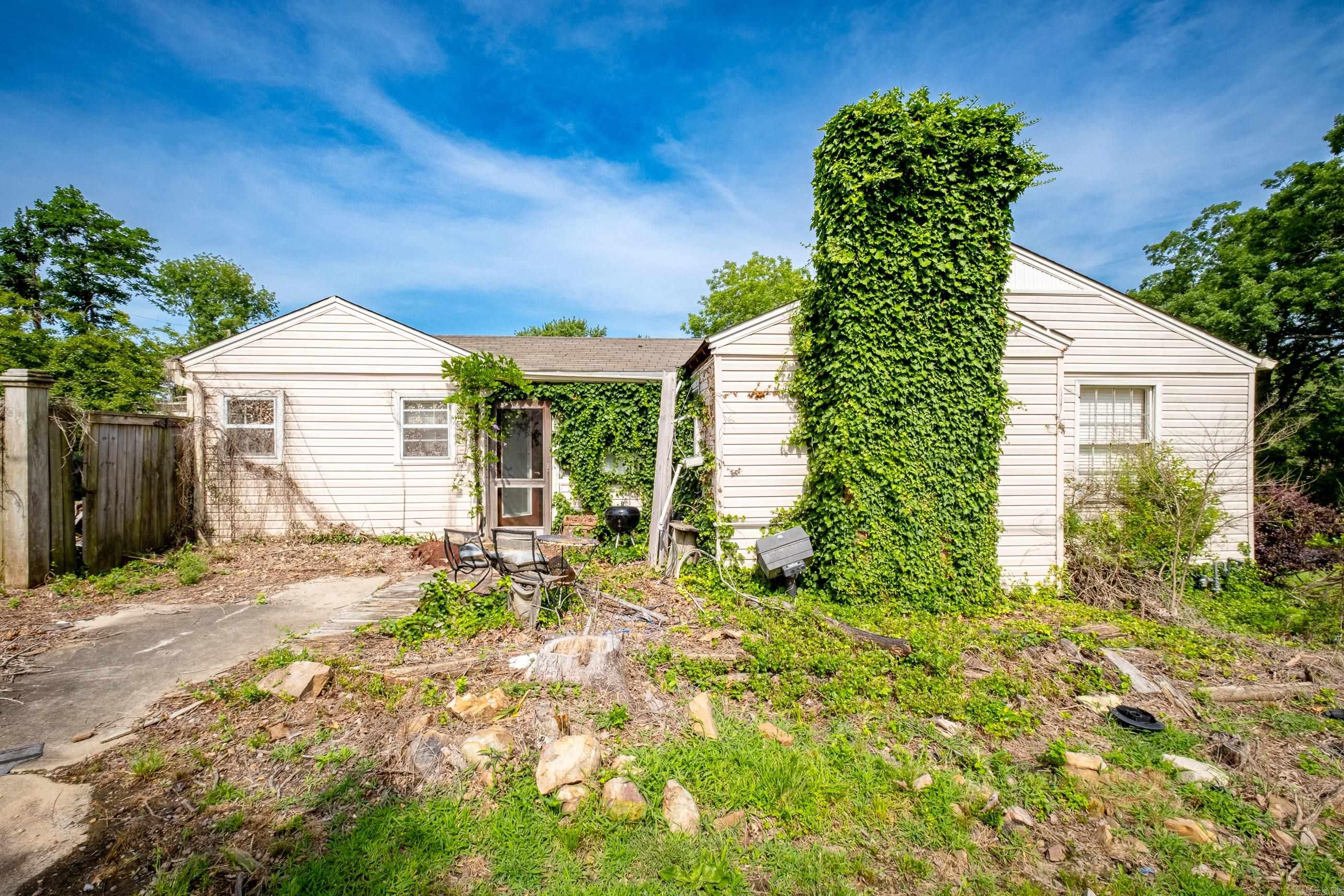 KINGWOOD PLACE - Residential