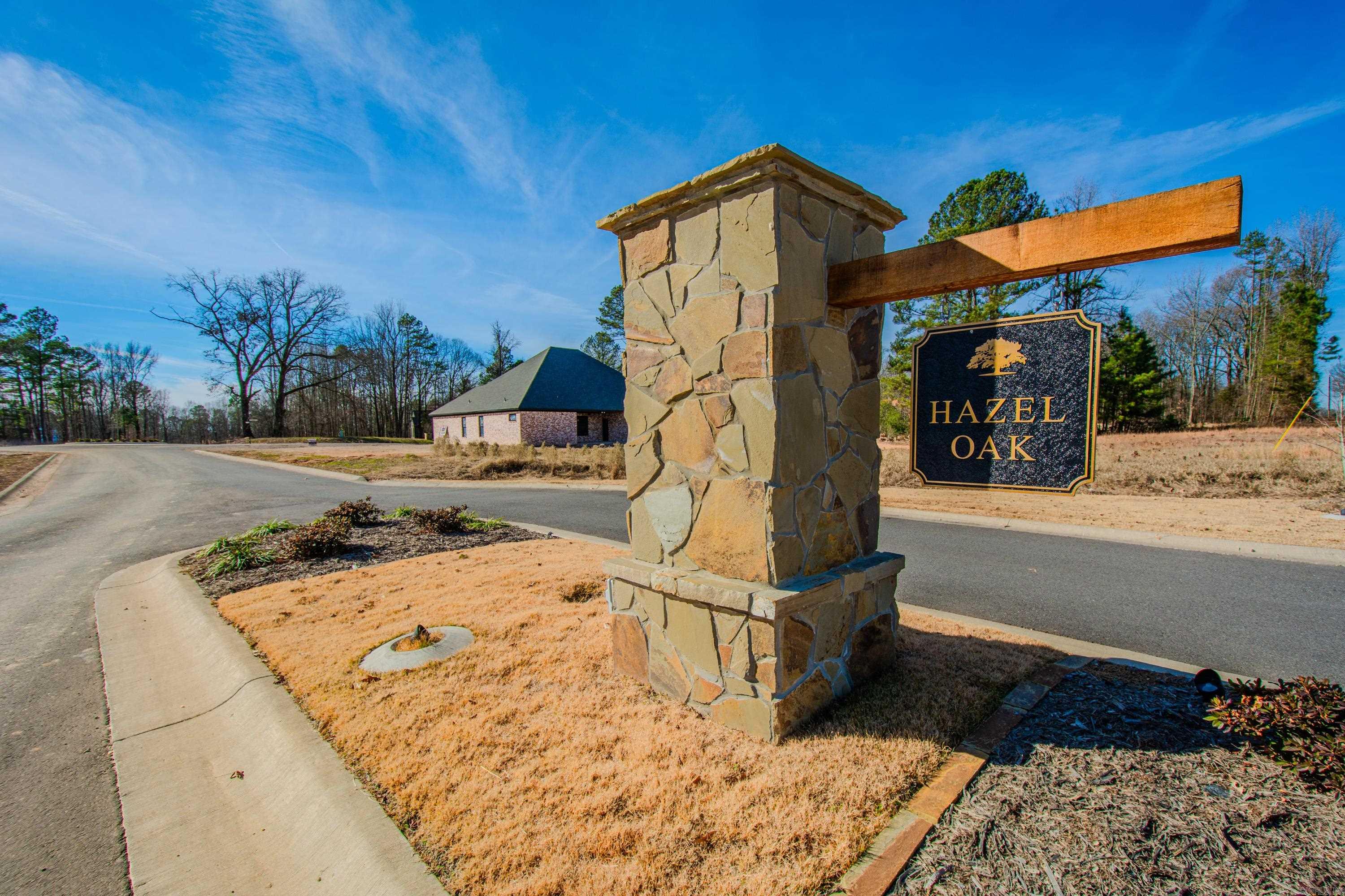 HAZEL OAK - Land