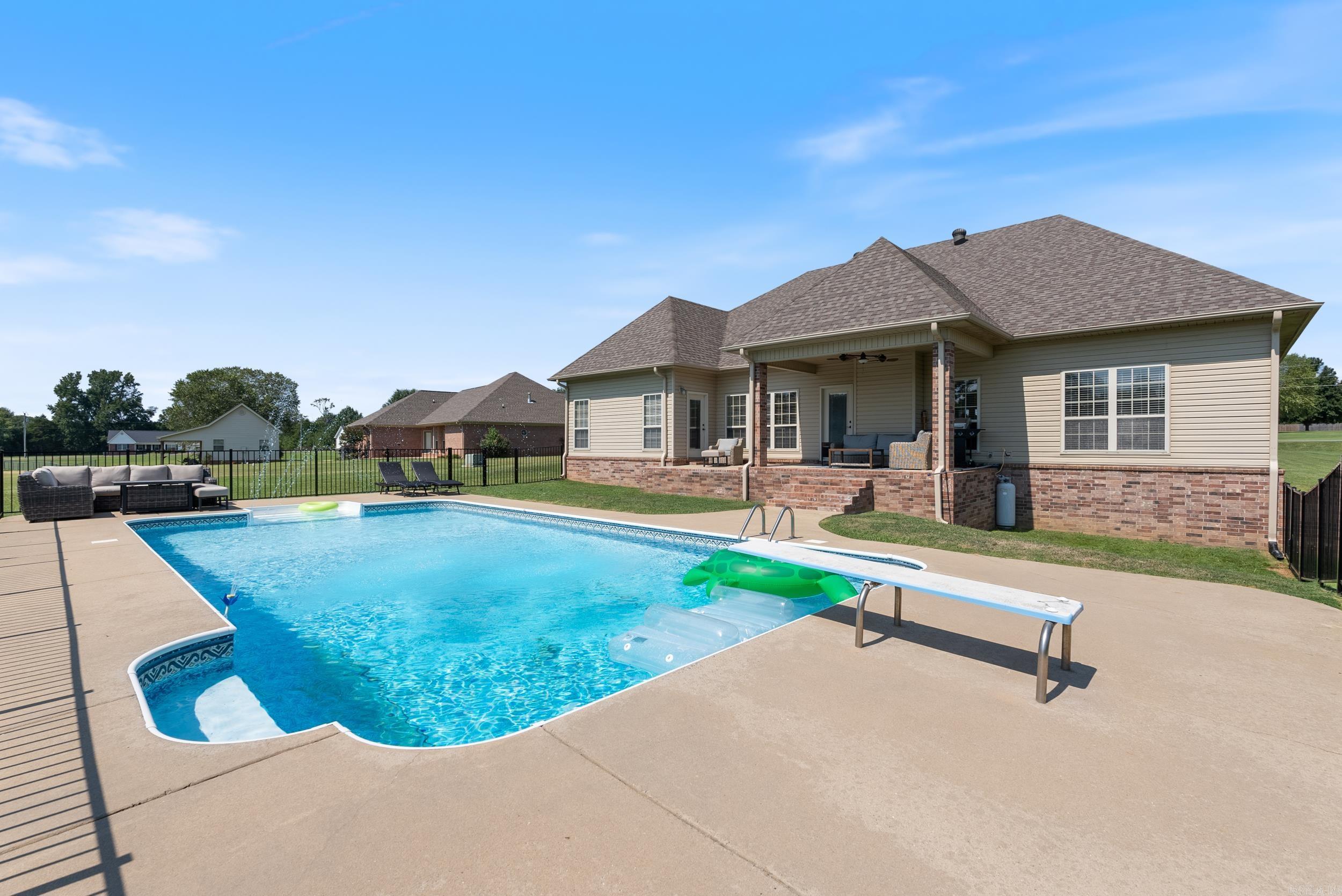WILD ROSE - Residential