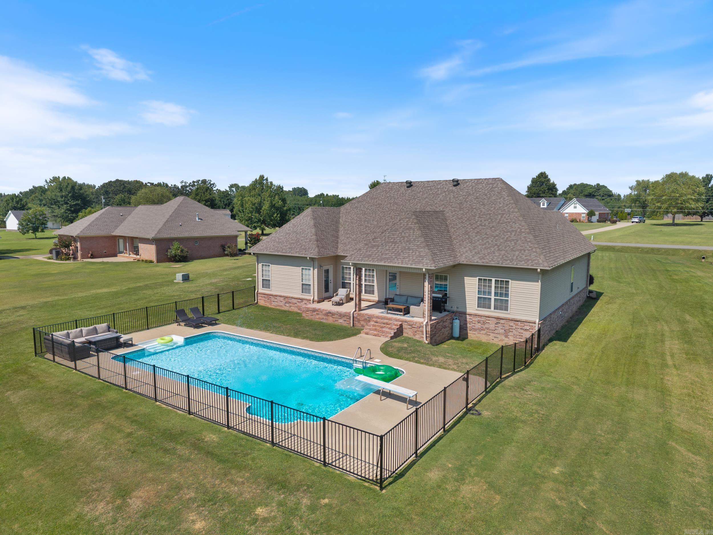 WILD ROSE - Residential