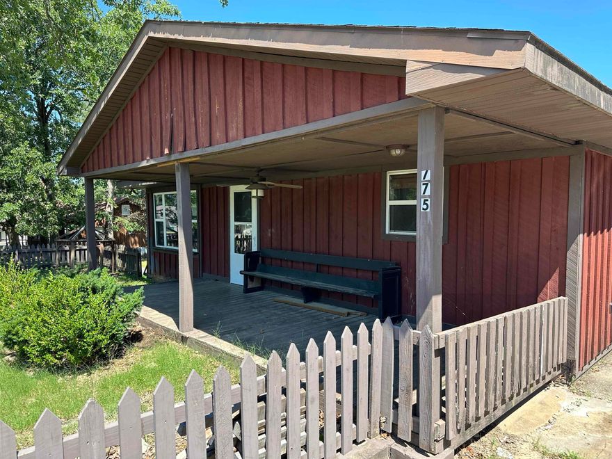 Three bedroom two bath home in Calico Rock. Close to the White River. Large home in a nice quiet neighborhood. Also has a 24X32 shop. Great home!