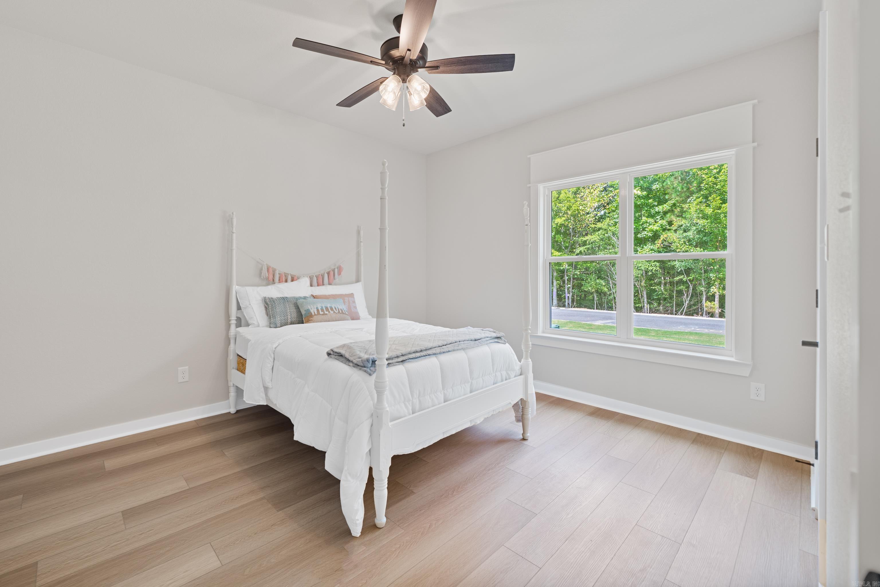 LAKE FOREST SHORES - Residential