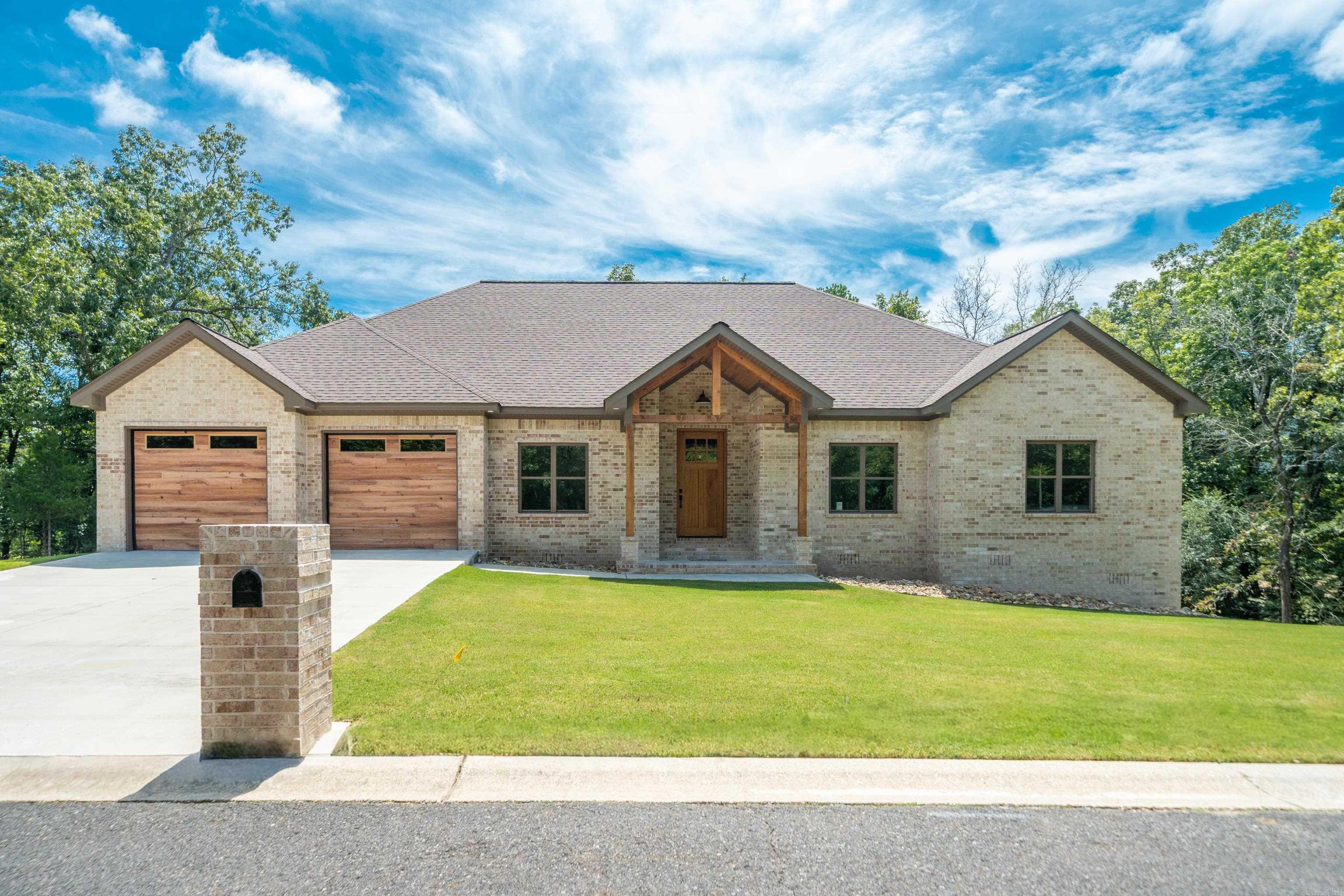 LAKE FOREST SHORES - Residential