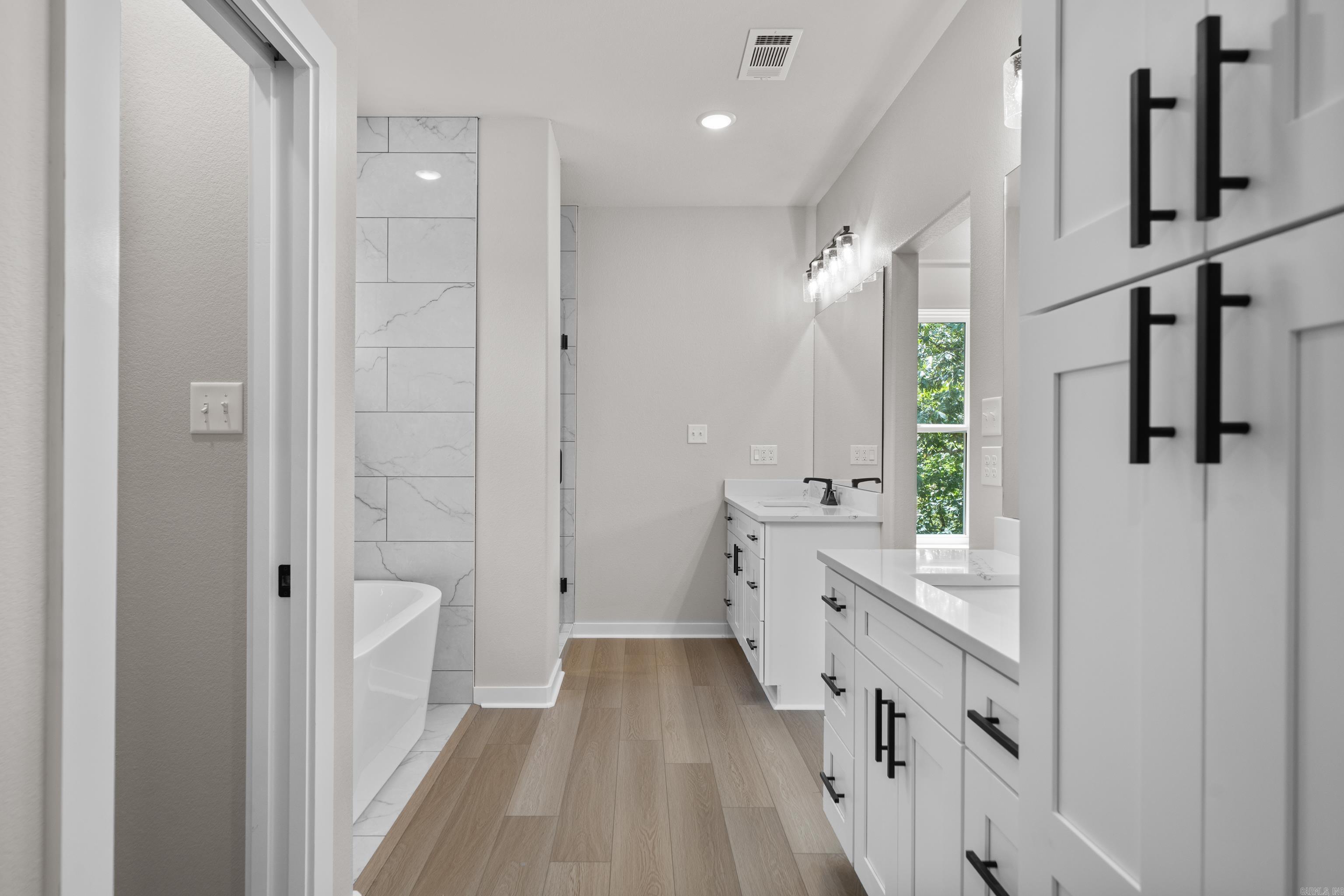 LAKE FOREST SHORES - Residential