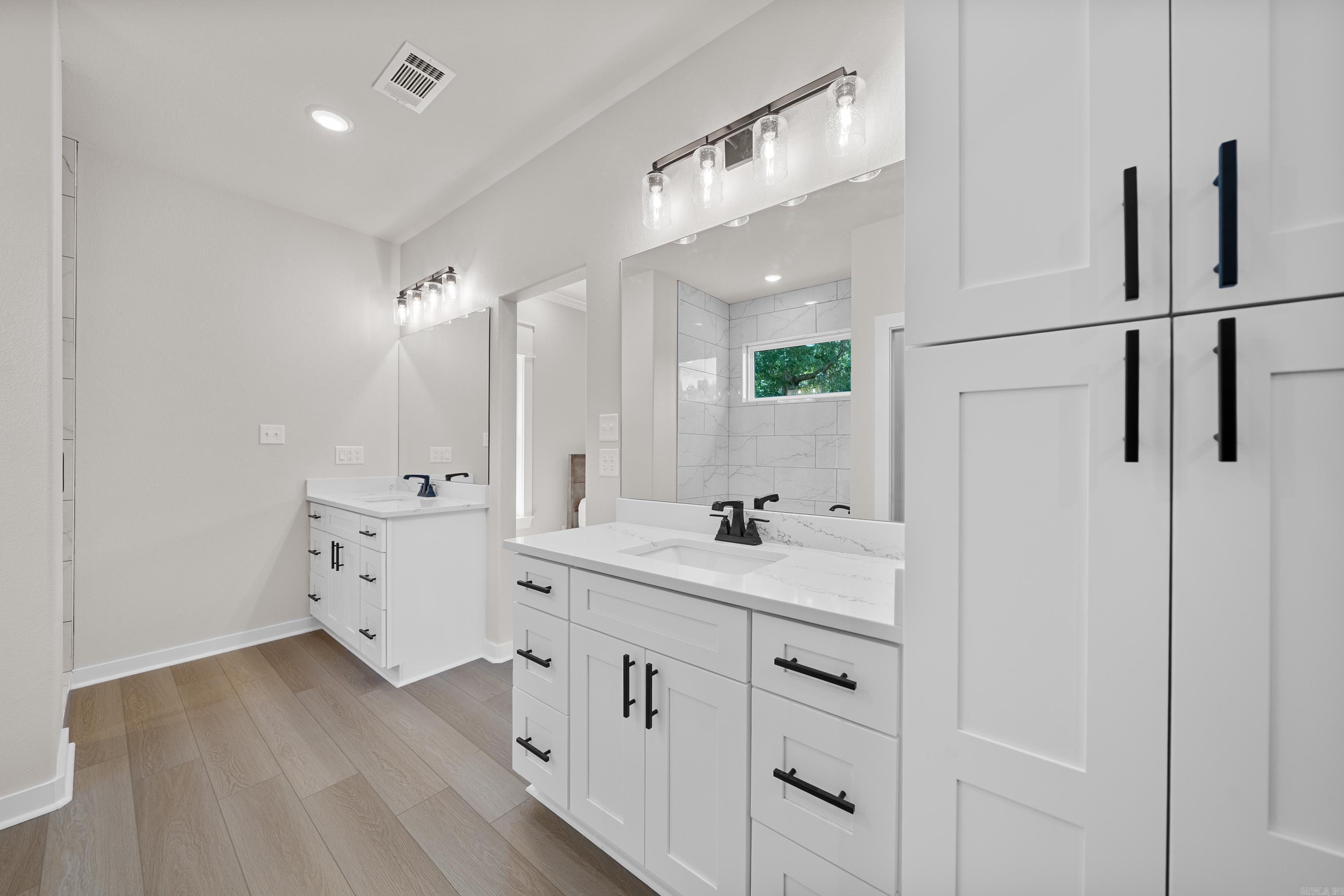 LAKE FOREST SHORES - Residential