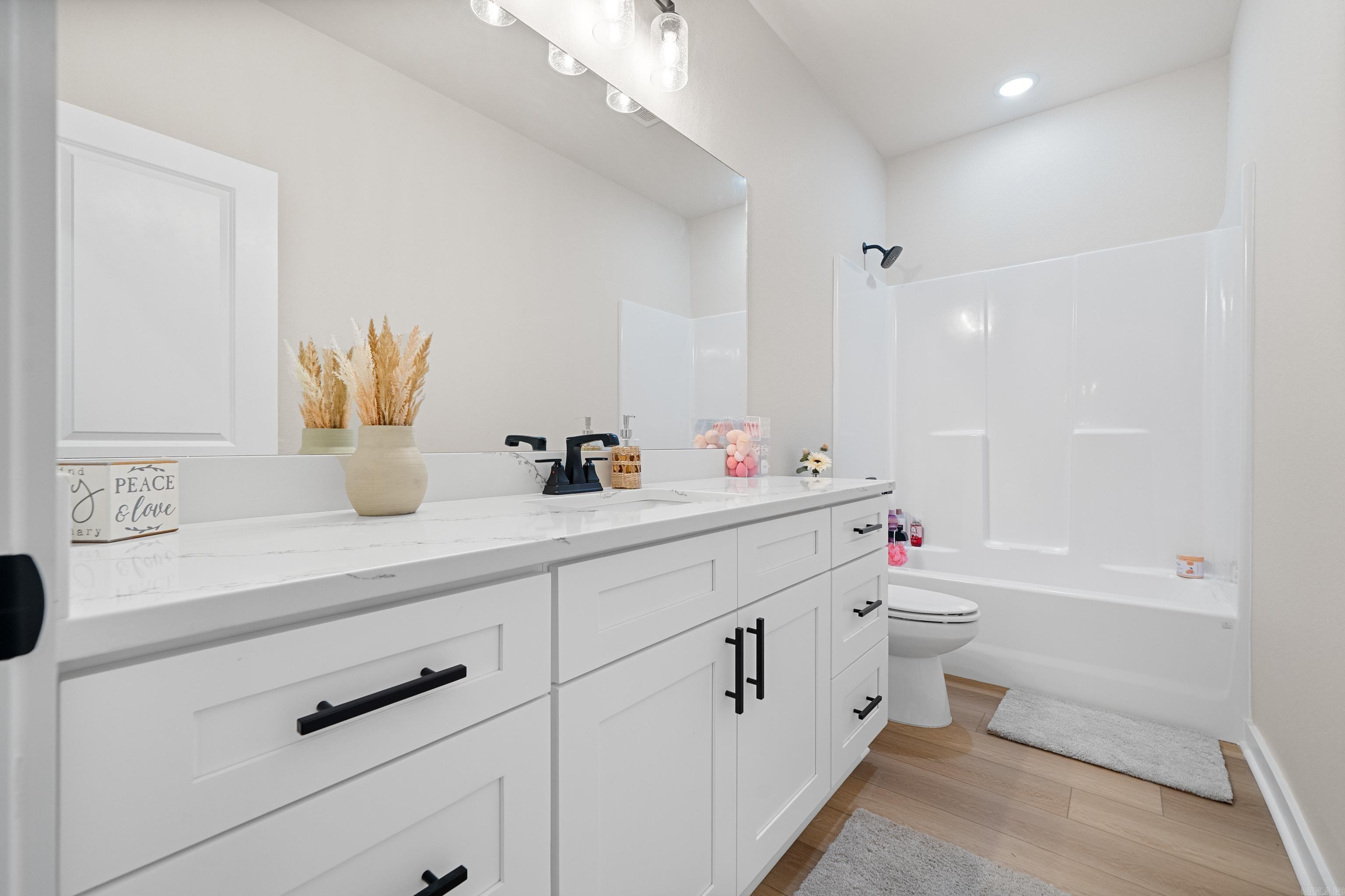 LAKE FOREST SHORES - Residential