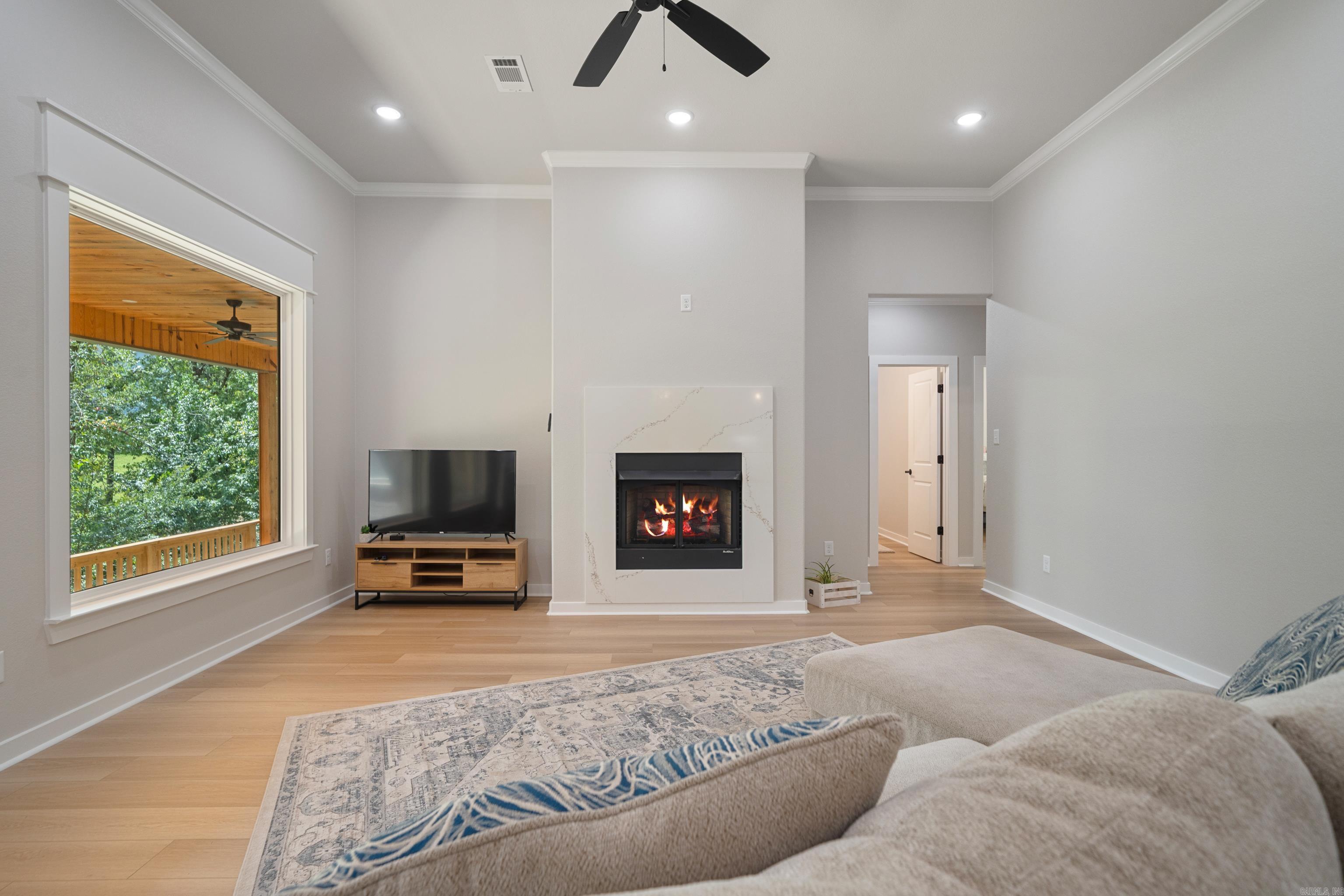 LAKE FOREST SHORES - Residential