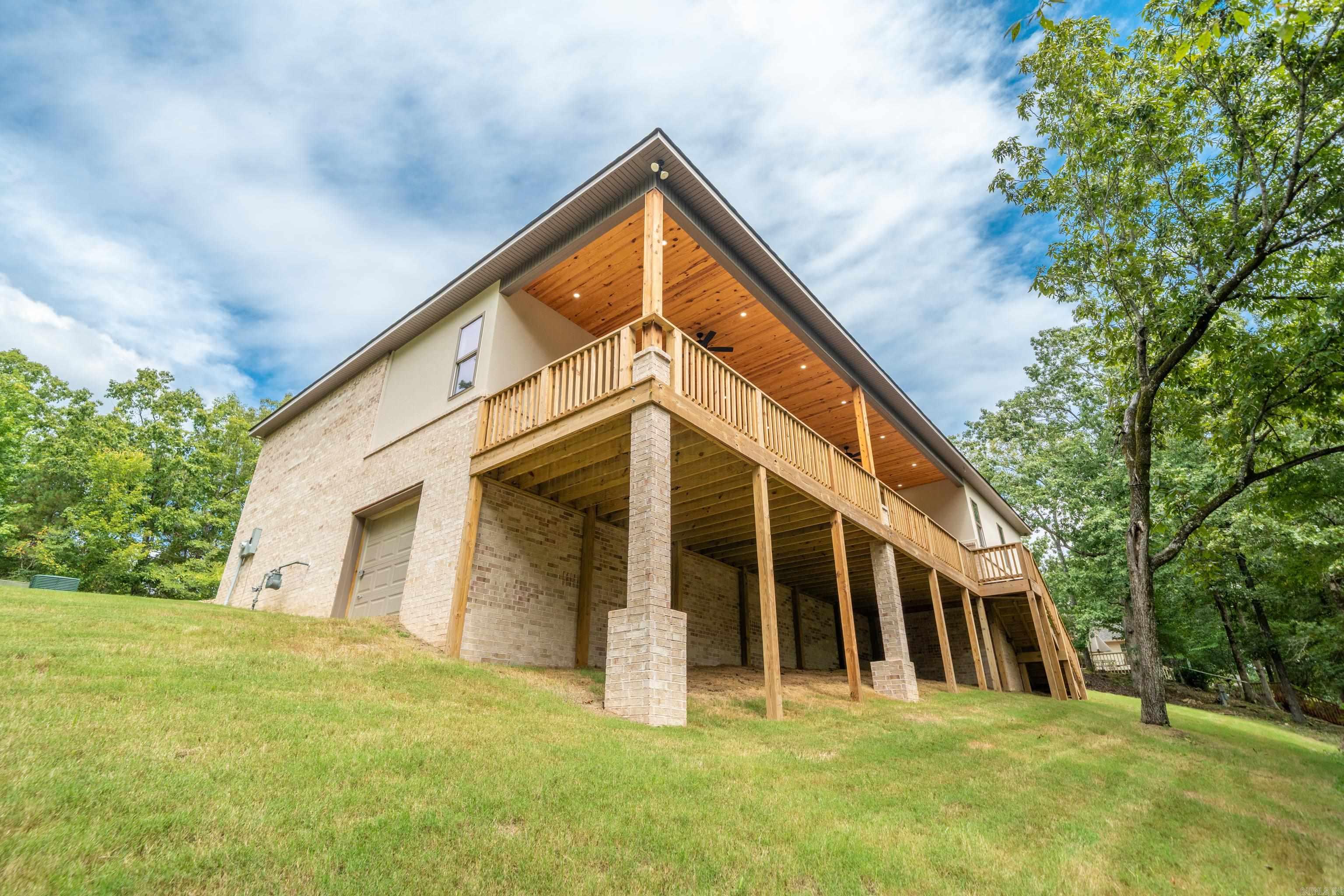 LAKE FOREST SHORES - Residential
