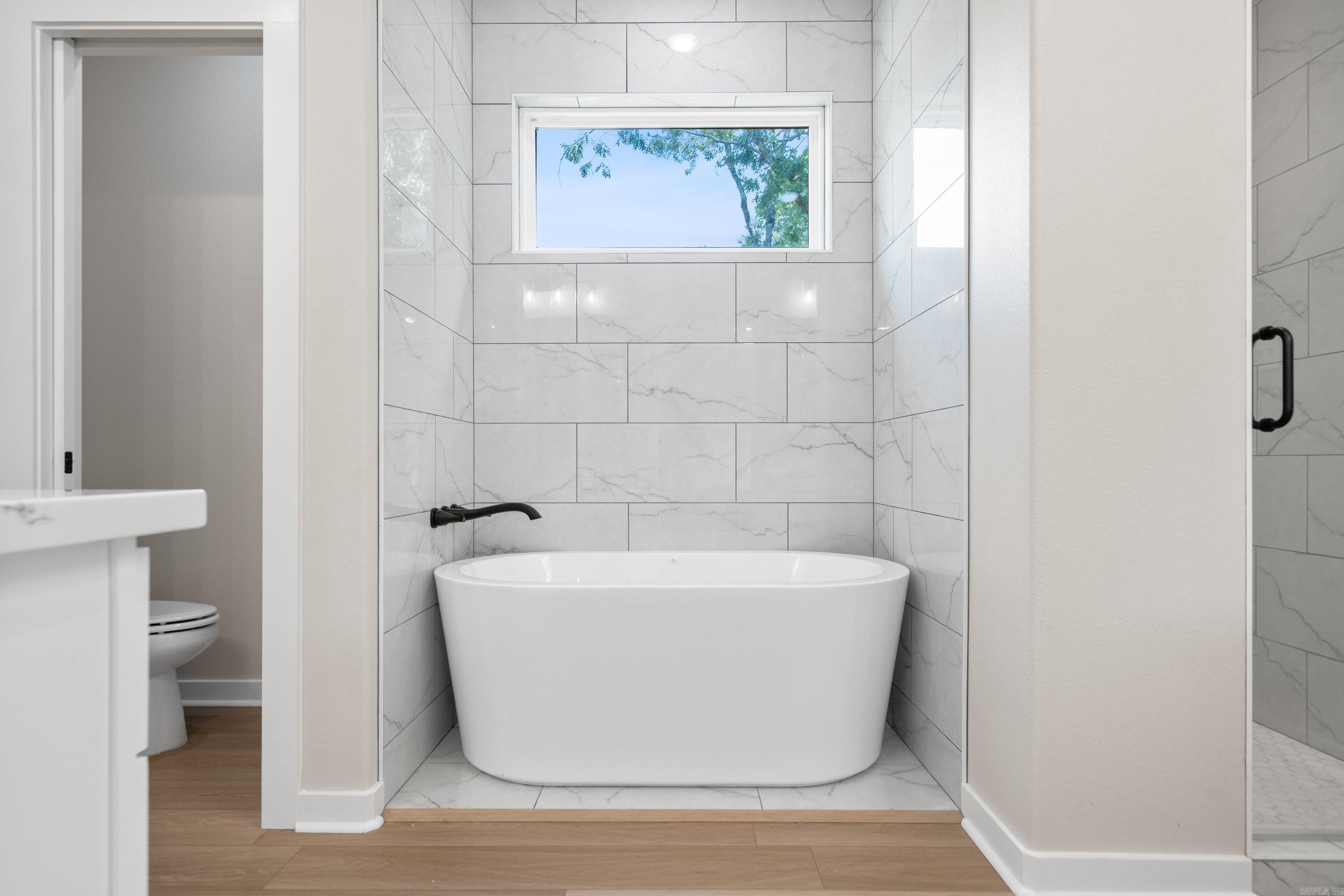 LAKE FOREST SHORES - Residential