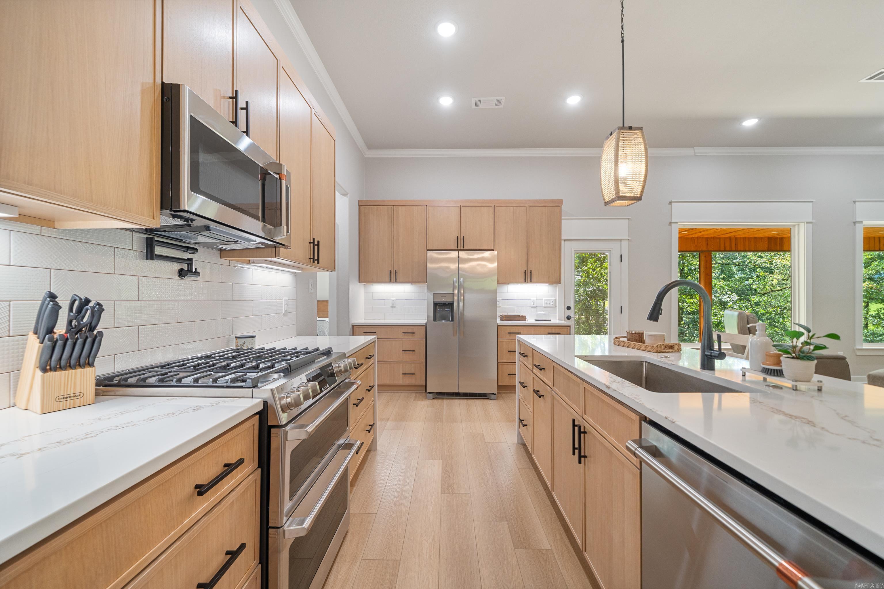 LAKE FOREST SHORES - Residential