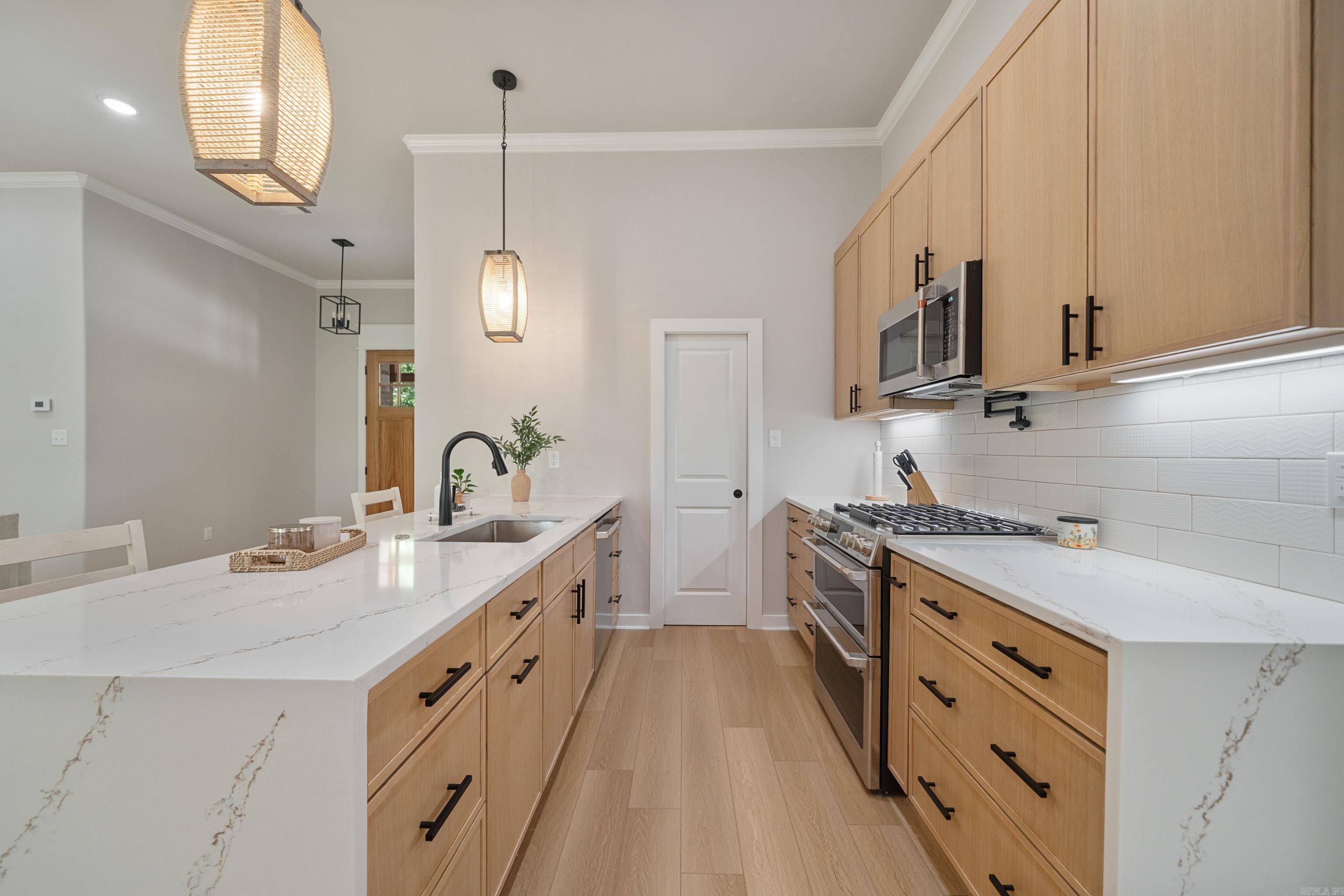 LAKE FOREST SHORES - Residential