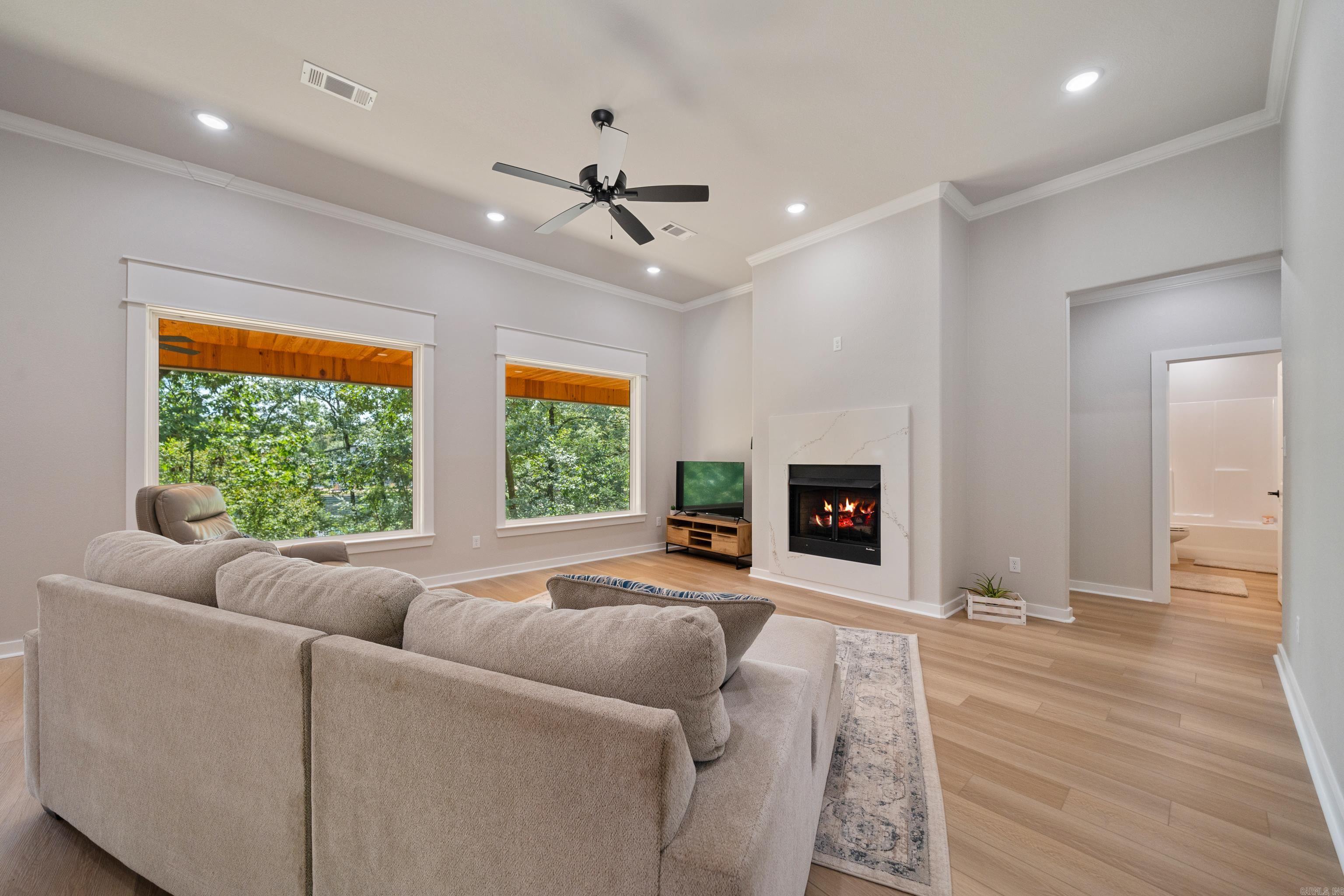 LAKE FOREST SHORES - Residential