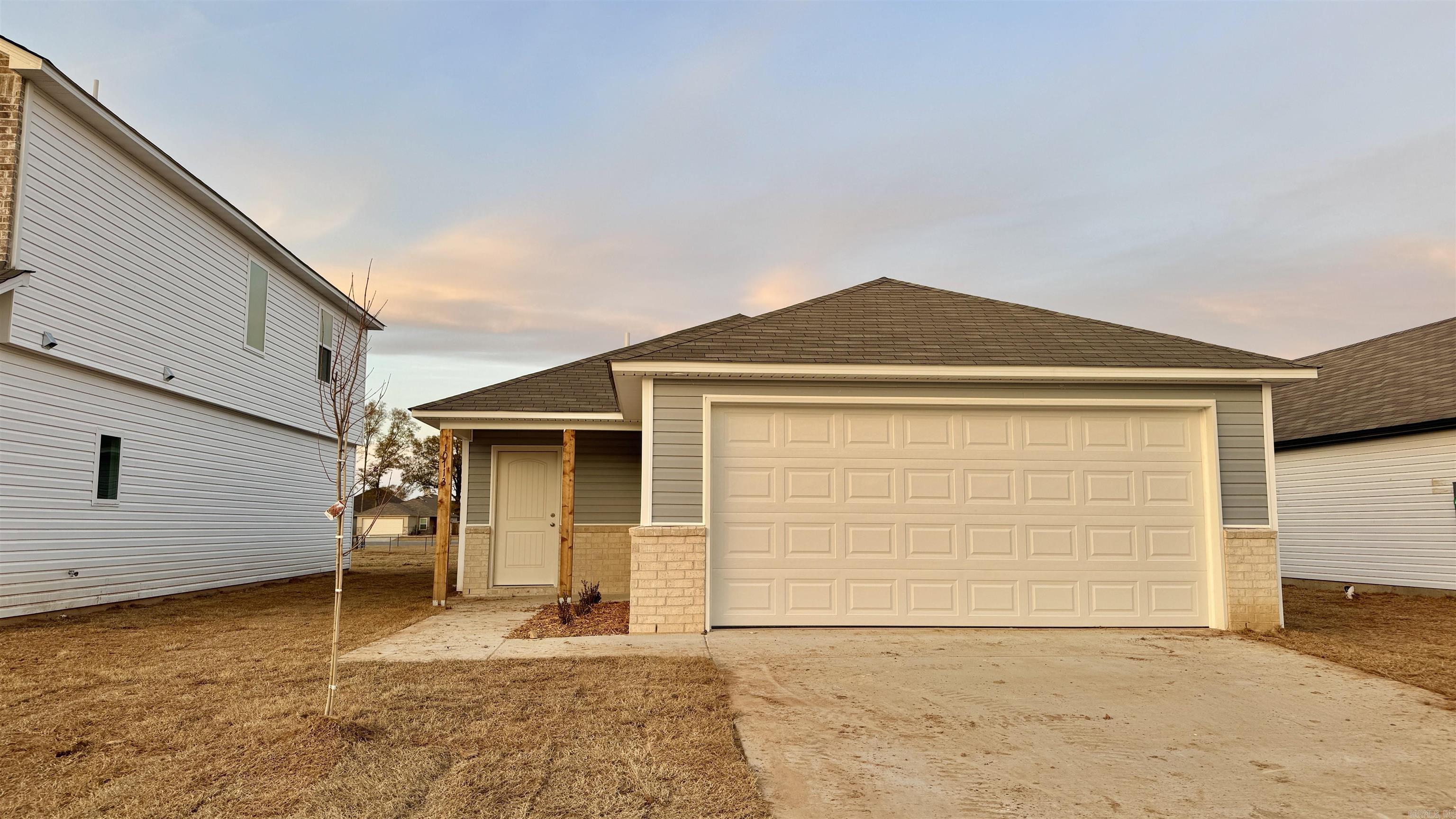 WHITE OAK CROSSING - Residential