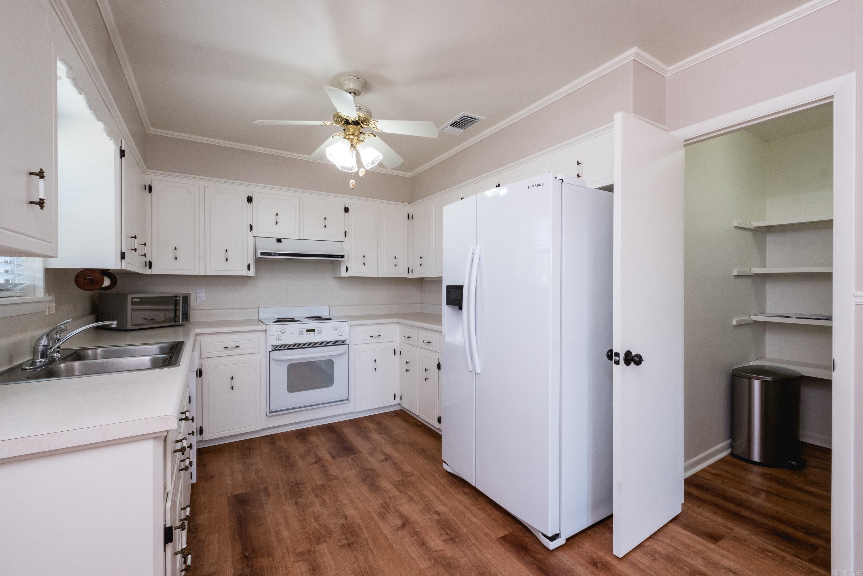 WALNUT VALLEY - Residential