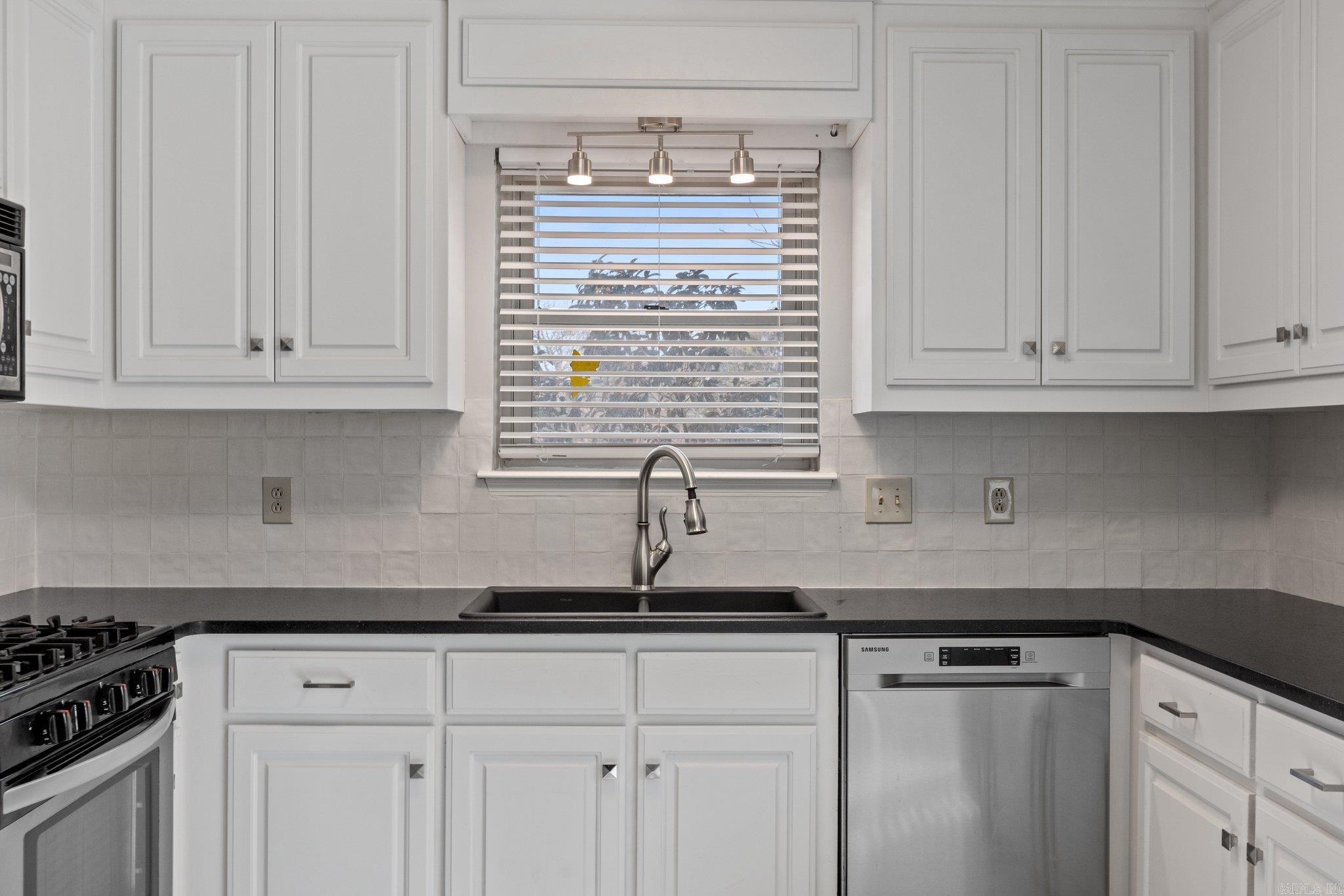 PLEASANT VIEW - Residential