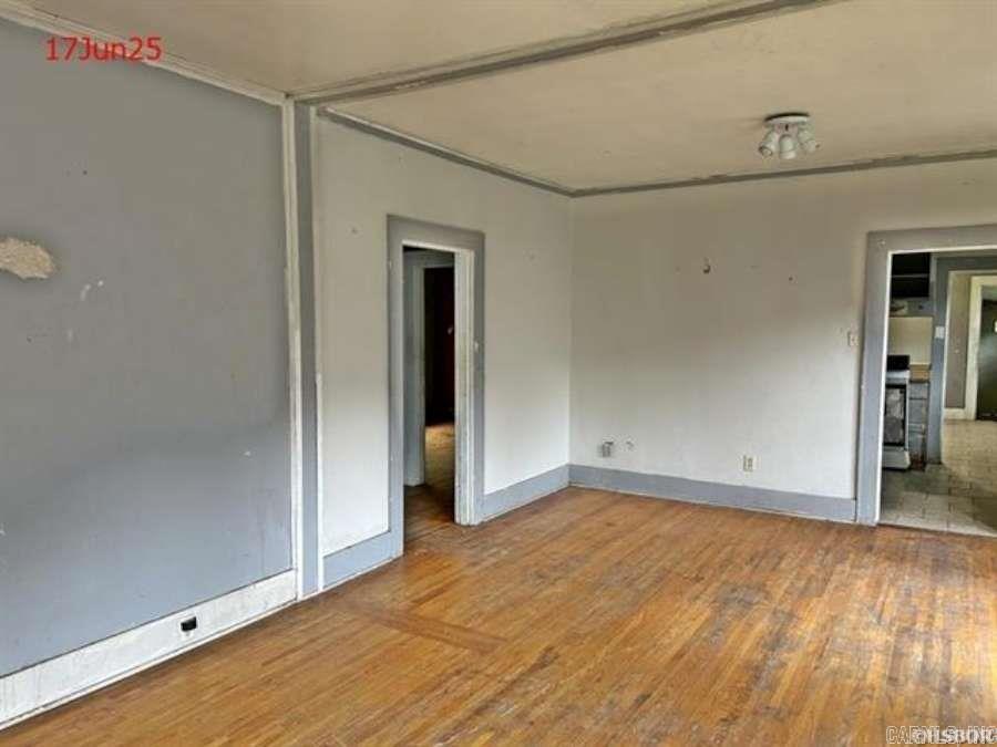 WHEATLEY, HILL - Residential