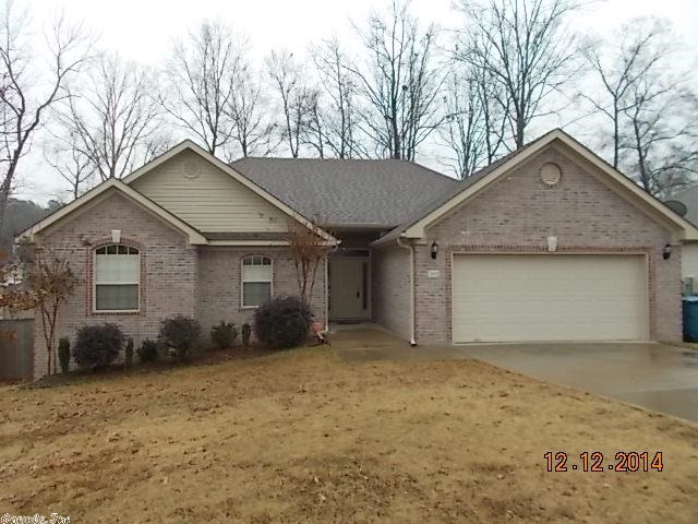 Dream no longer! You'll want to settle into this home. Large living room with gas log fireplace and a great look made by a trey ceiling and crown molding. The kitchen will be enjoyed by everyone with lots of countertop space, breakfast bar, large dining area and lots of cabinets and a pantry. The MBR is split and has a super master bath with double sinks and separate shower and huge master closet. Great backyard deck and a fenced yard. All this equals come see!