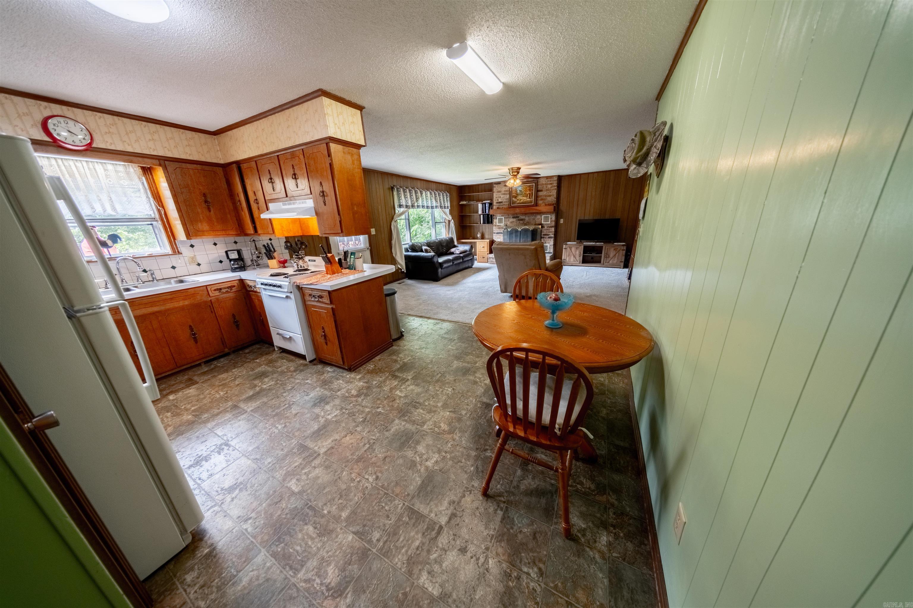 CROWN ADDITION - Residential