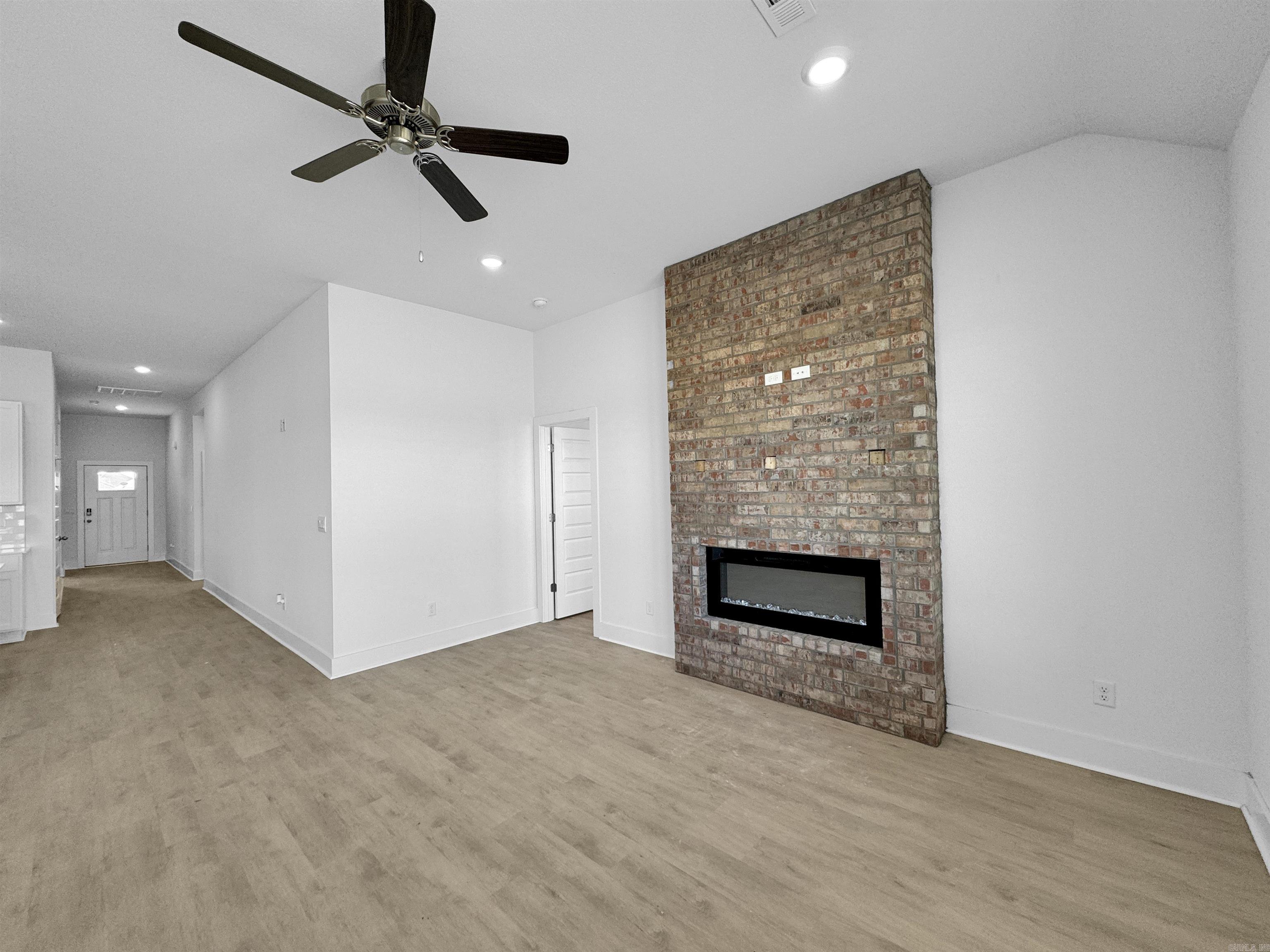 THE RESERVE AT COUNTRY CLUB PHAS - Residential