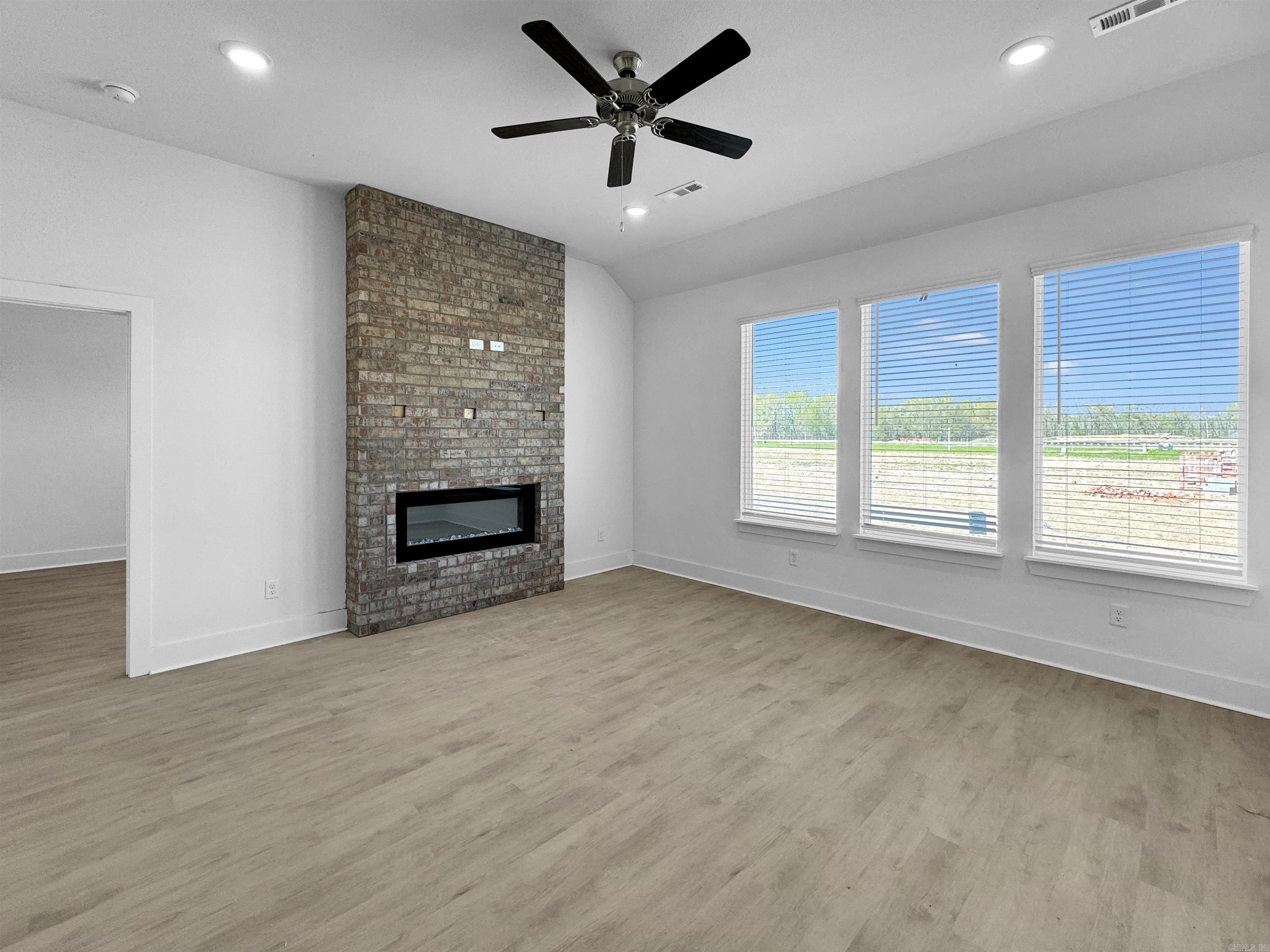 THE RESERVE AT COUNTRY CLUB PHAS - Residential