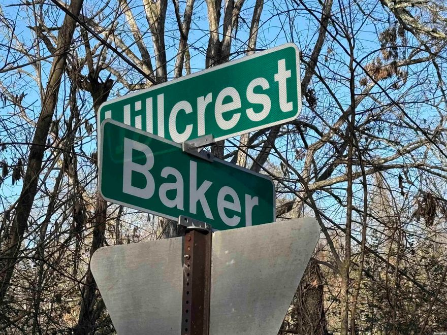 Vacant land in cozy Uptown Park Avenue area. Hiking & Biking trails in immediate vicinity. Close proximity to downtown Hot Springs bath houses and Historic Districts