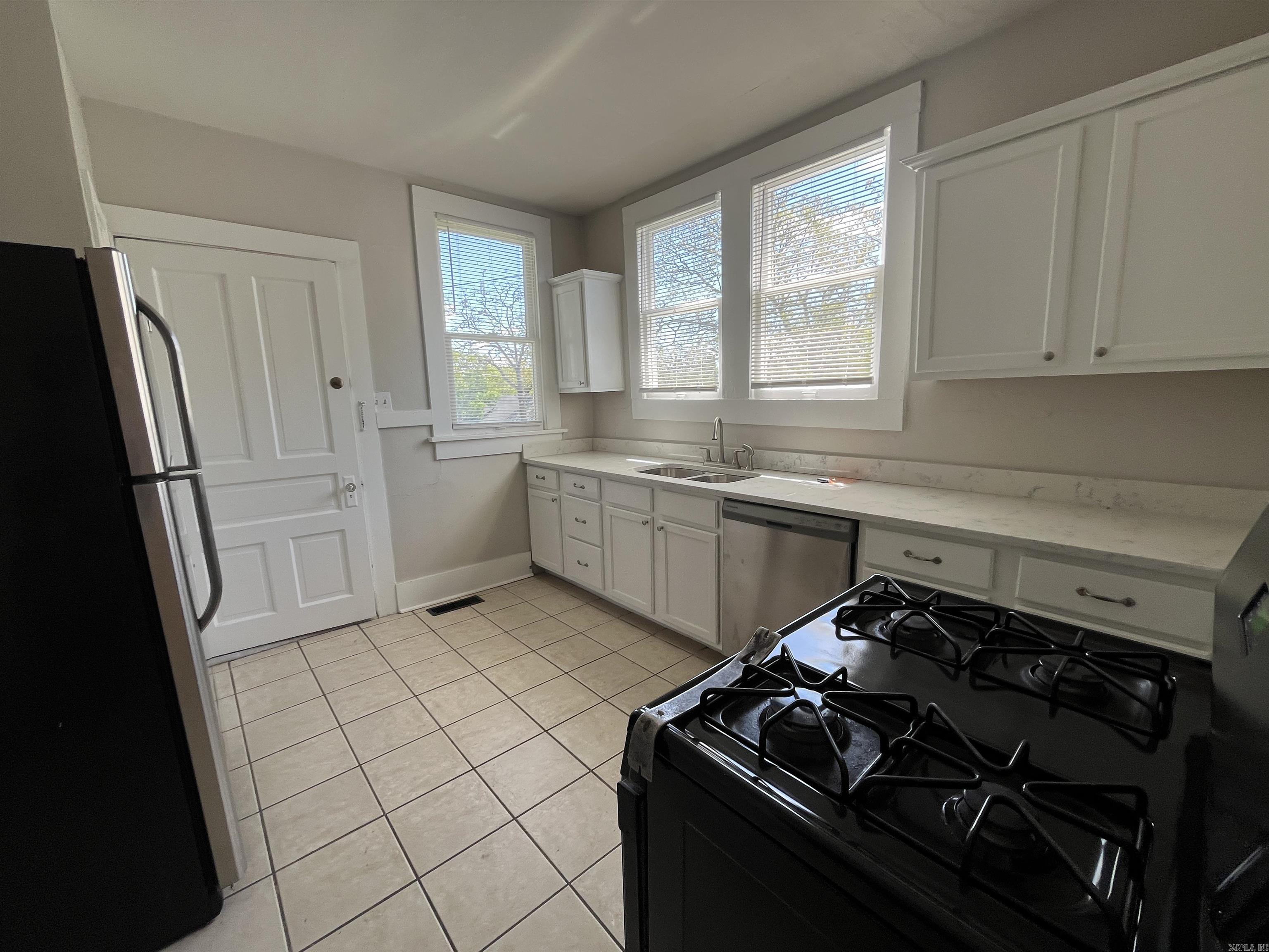 Hill Crest - Residential Lease