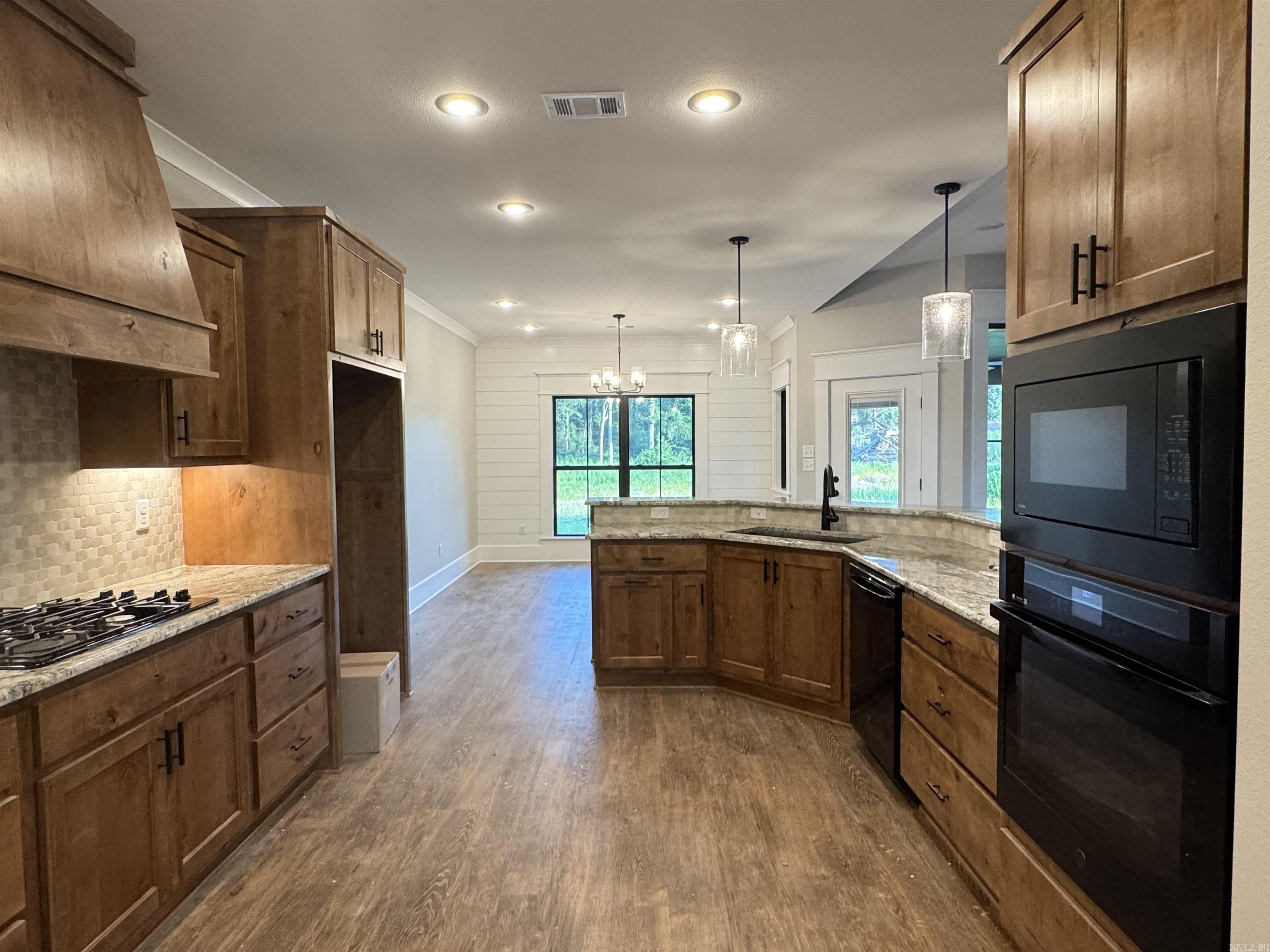 SADDLEBROOK EST - Residential